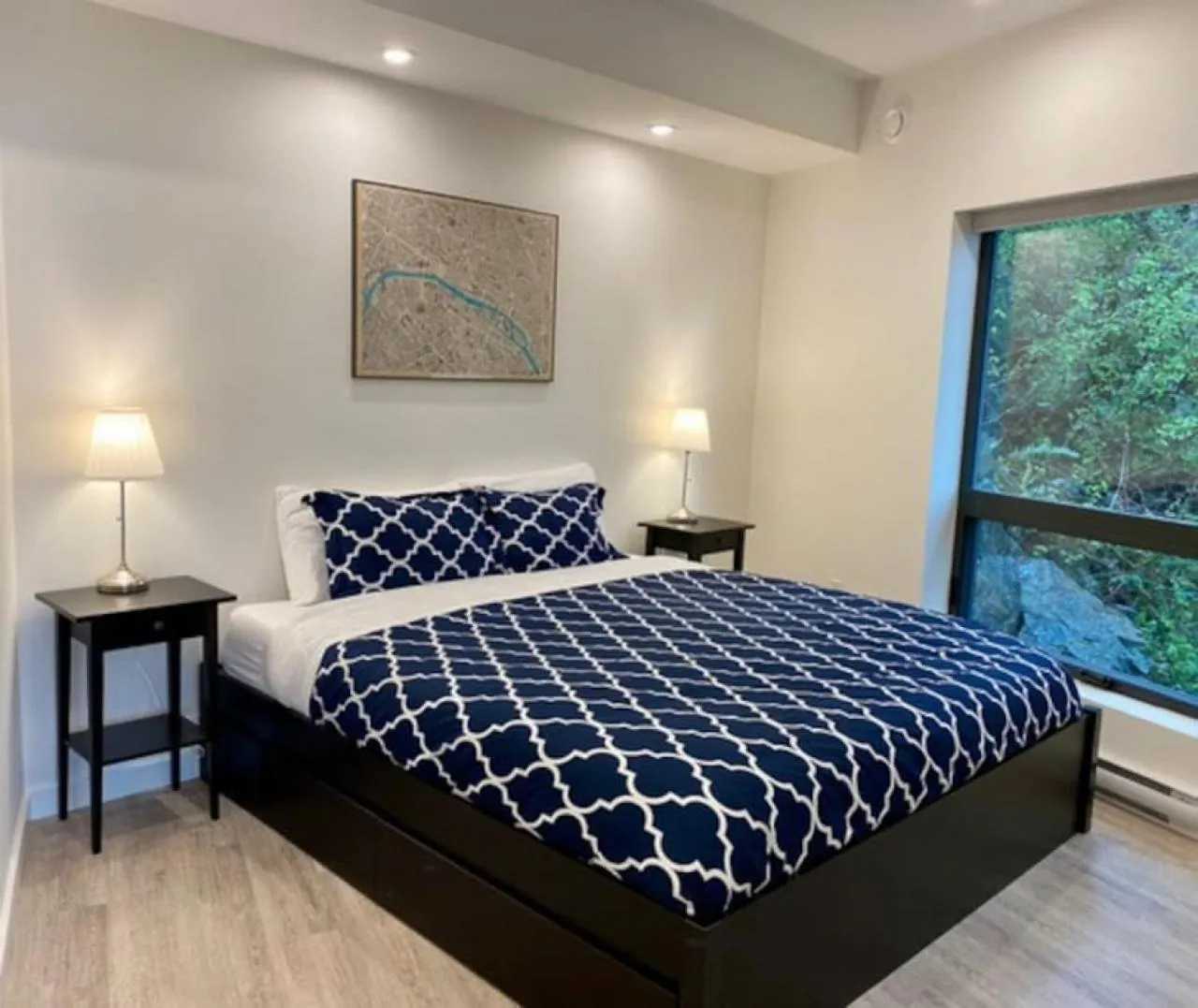 Bedroom, Bed in J and Js