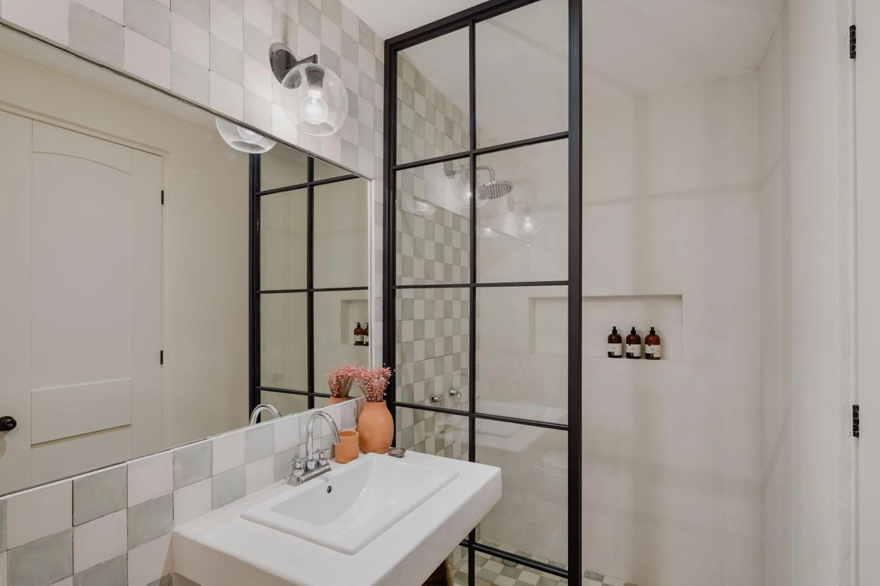 Bathroom in Sendero Hotel