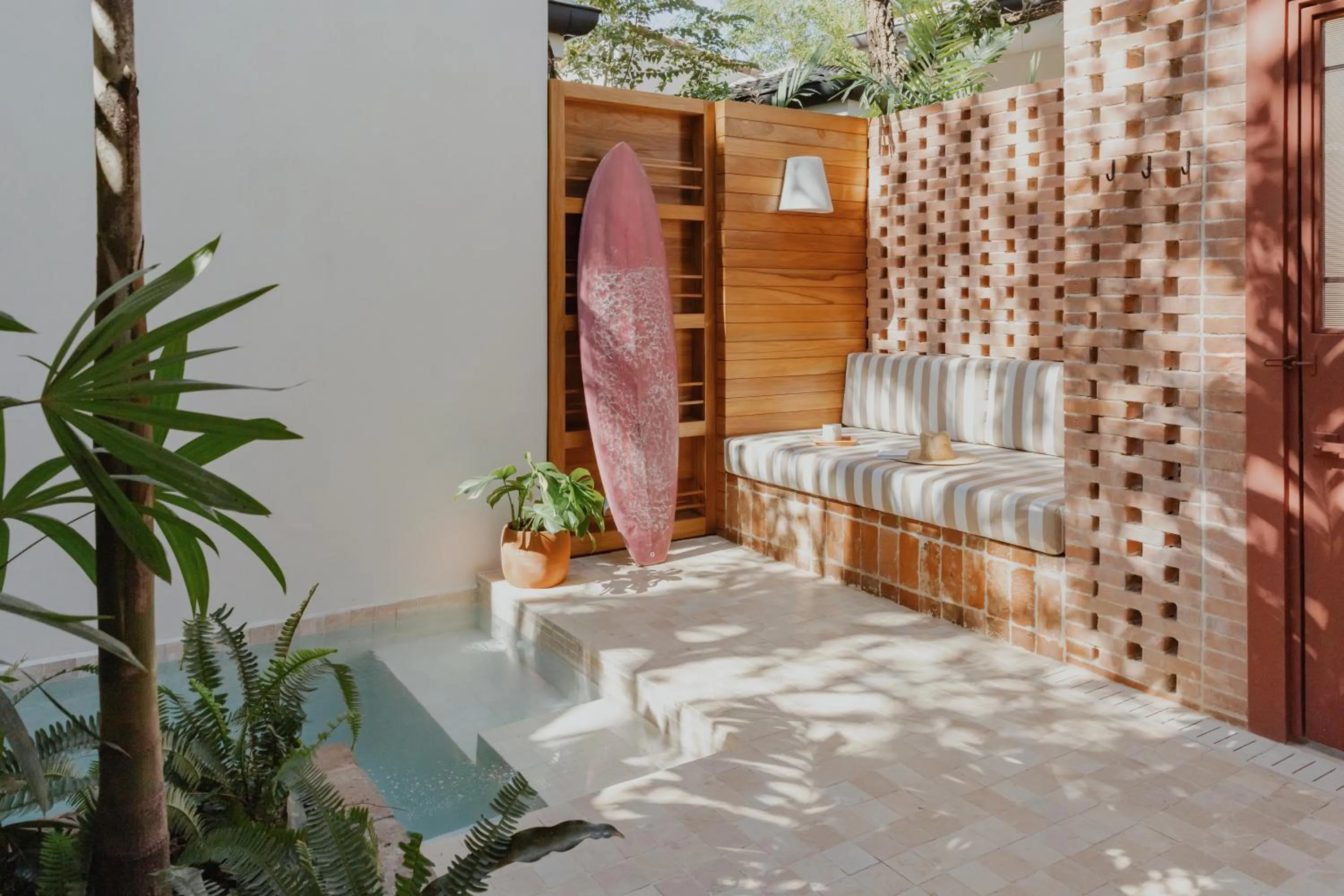 Patio in Sendero Hotel