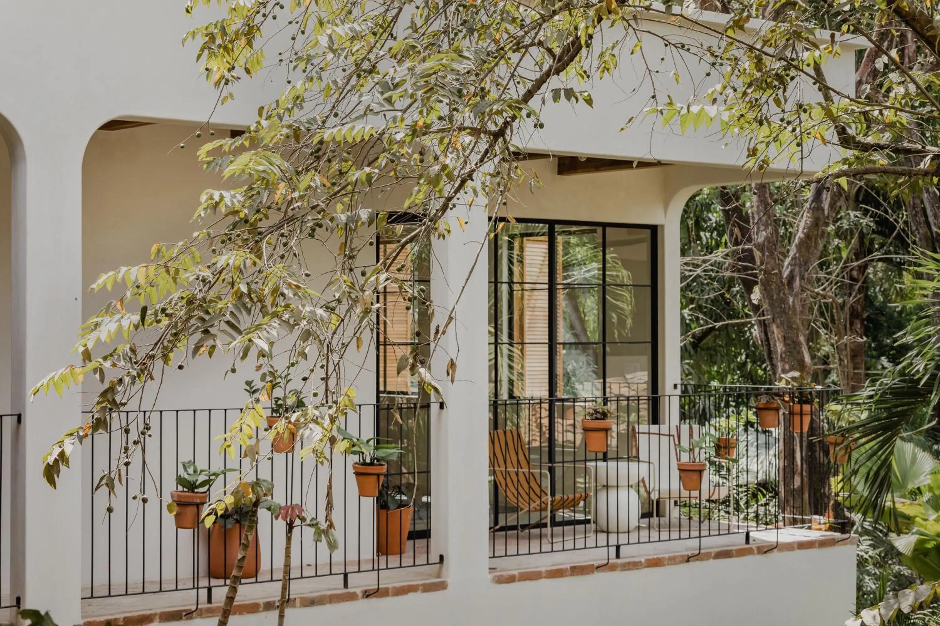 Property building in Sendero Hotel