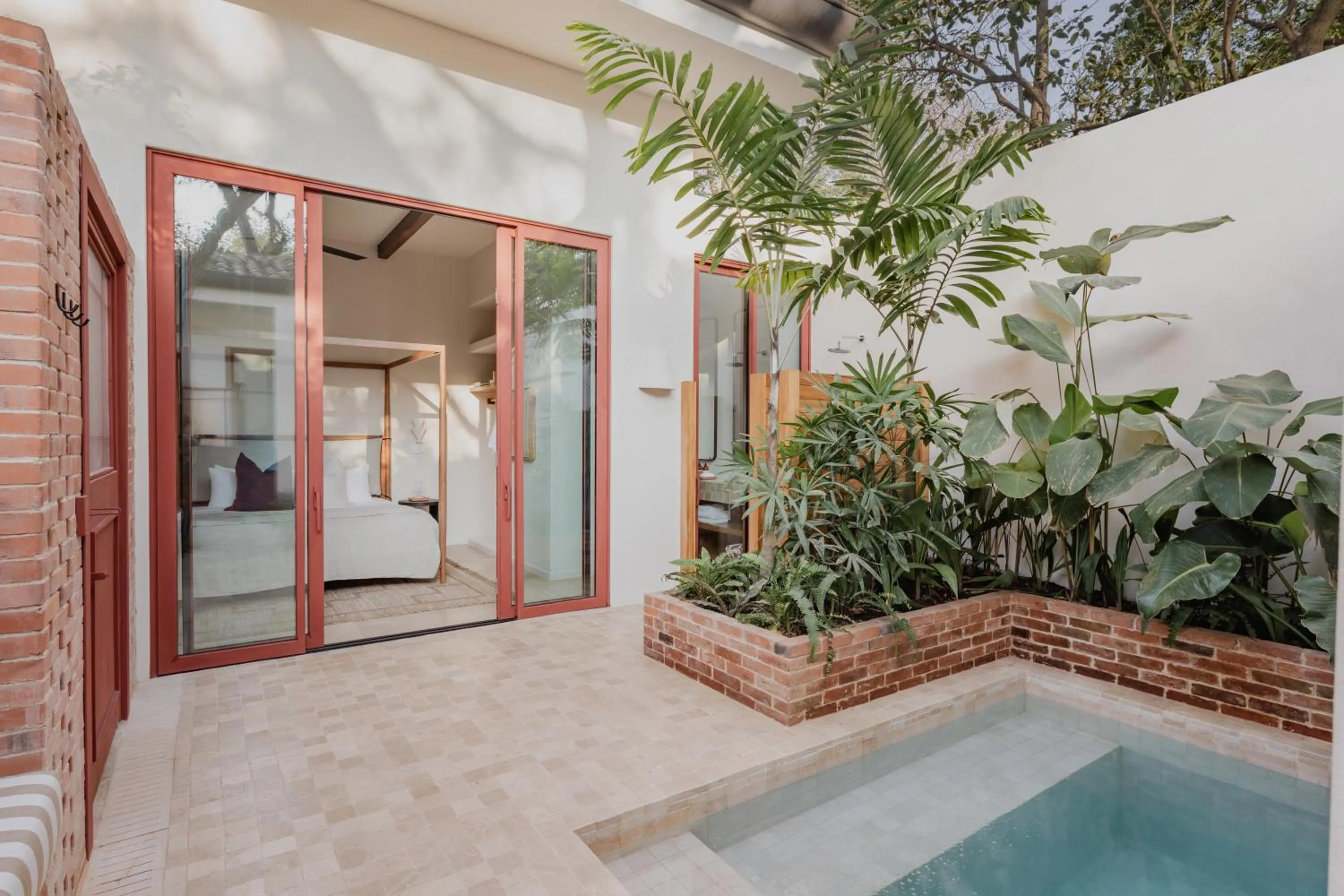 Patio in Sendero Hotel