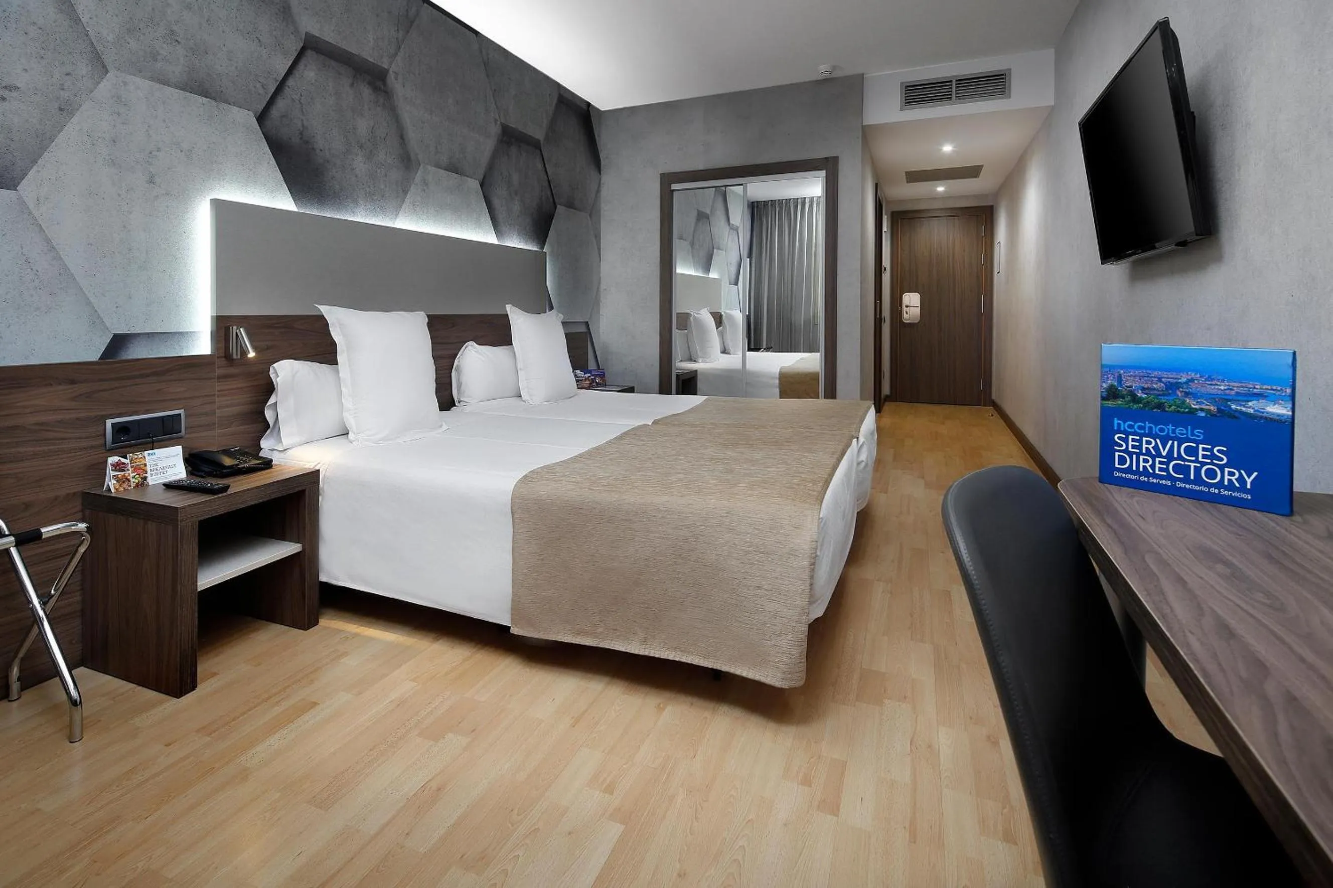 Photo of the whole room, Bed in HCC Montblanc