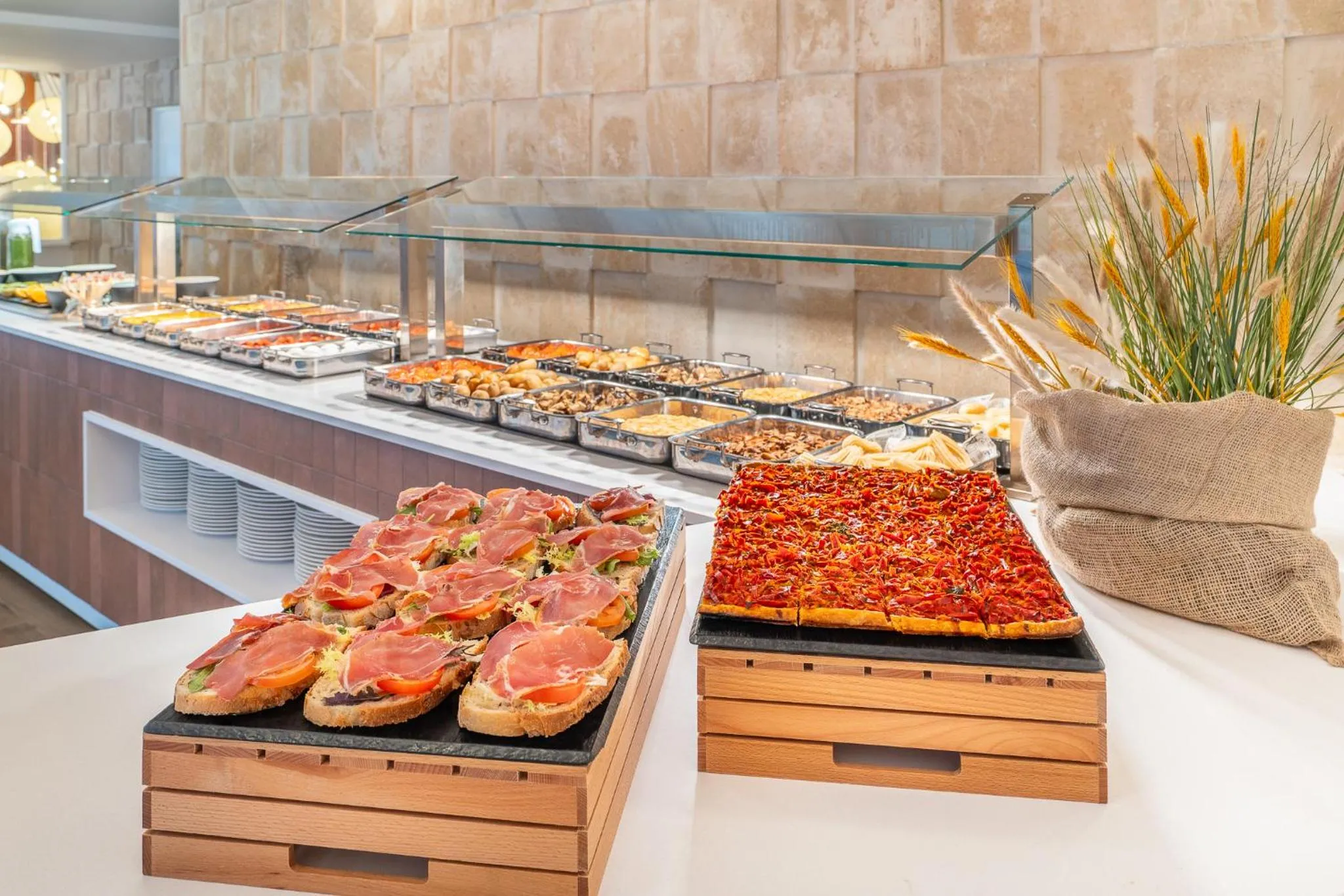 Buffet breakfast in tent Arenal