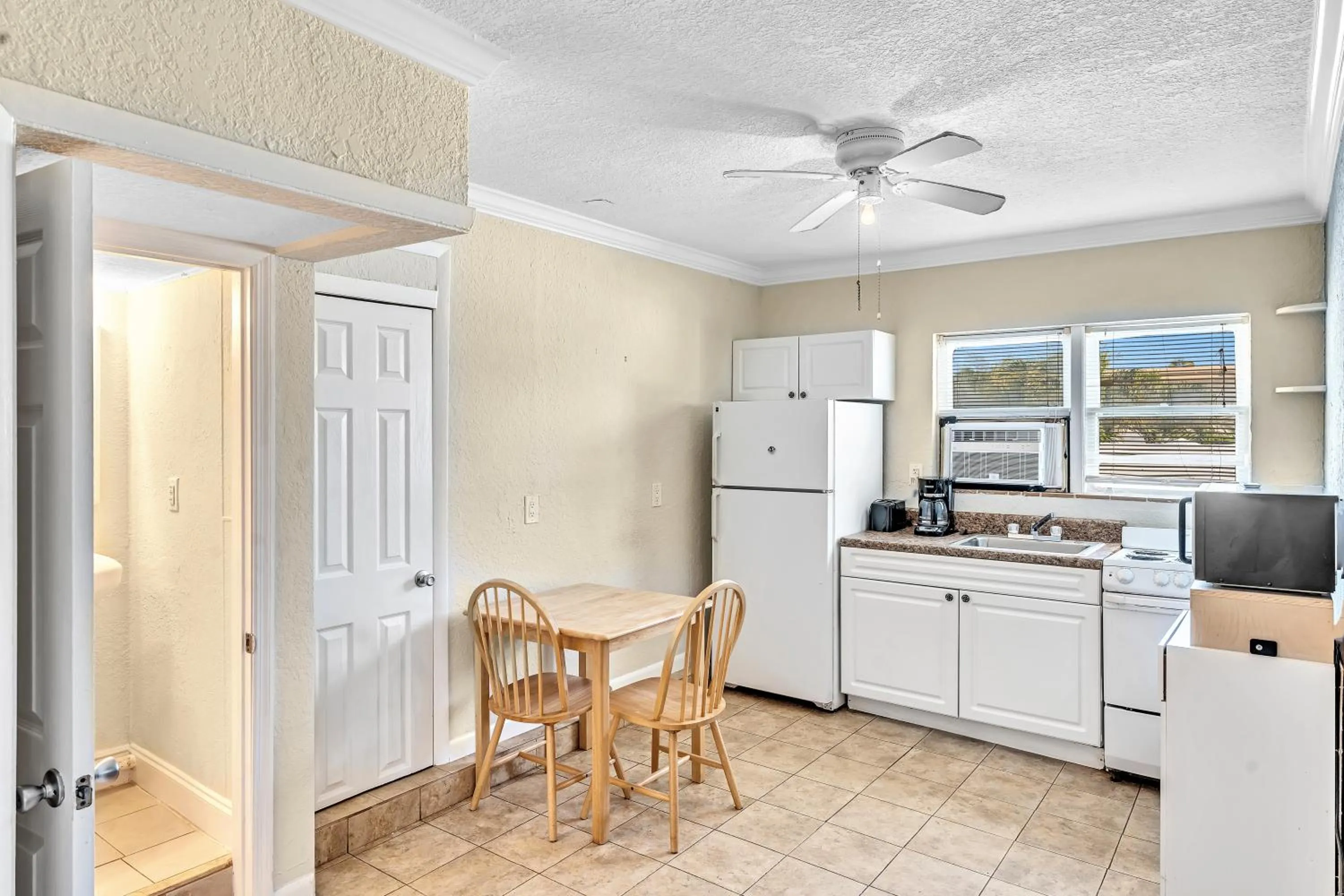 Kitchen or kitchenette in Charter House