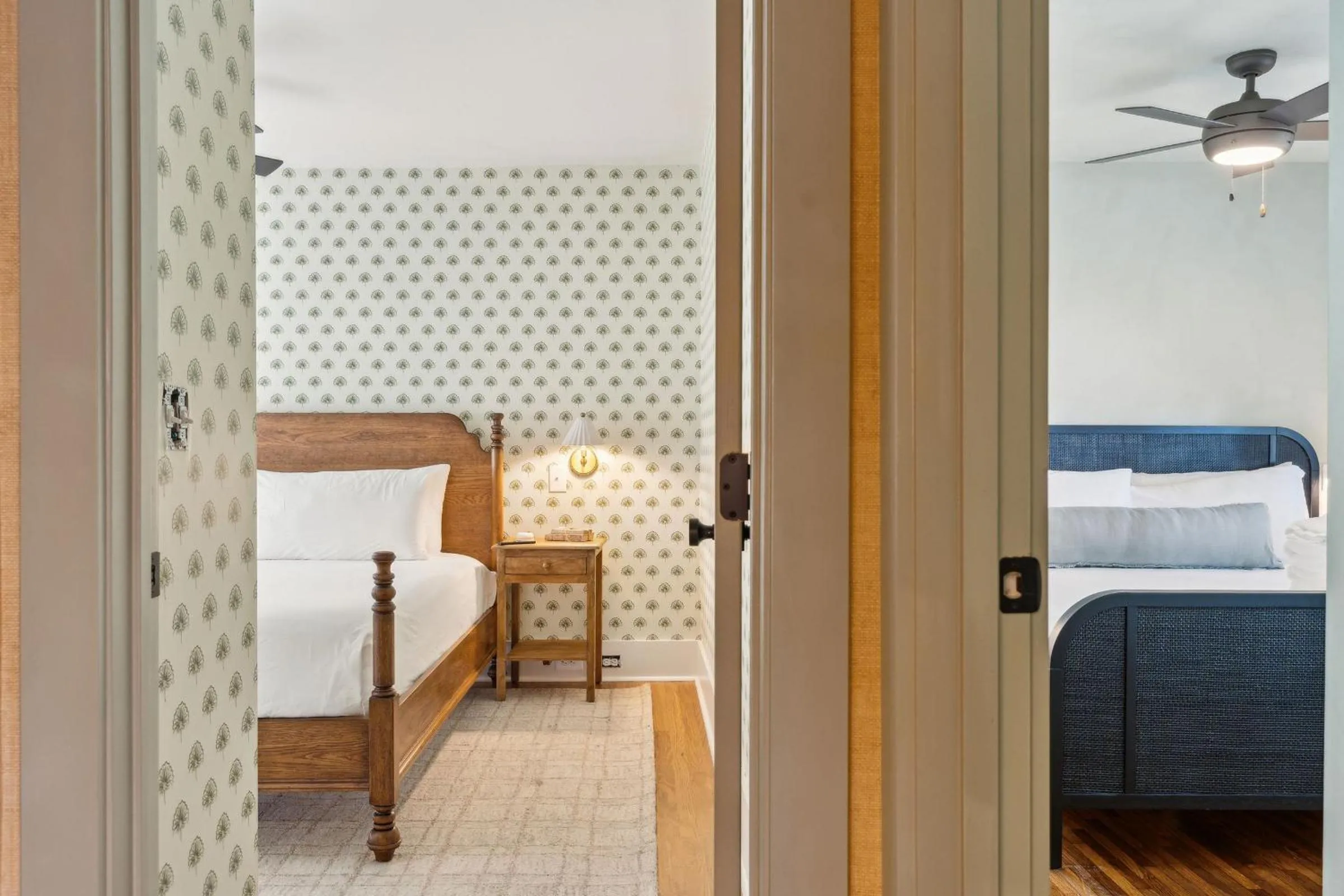 Bed in The Starlight Motor Inn