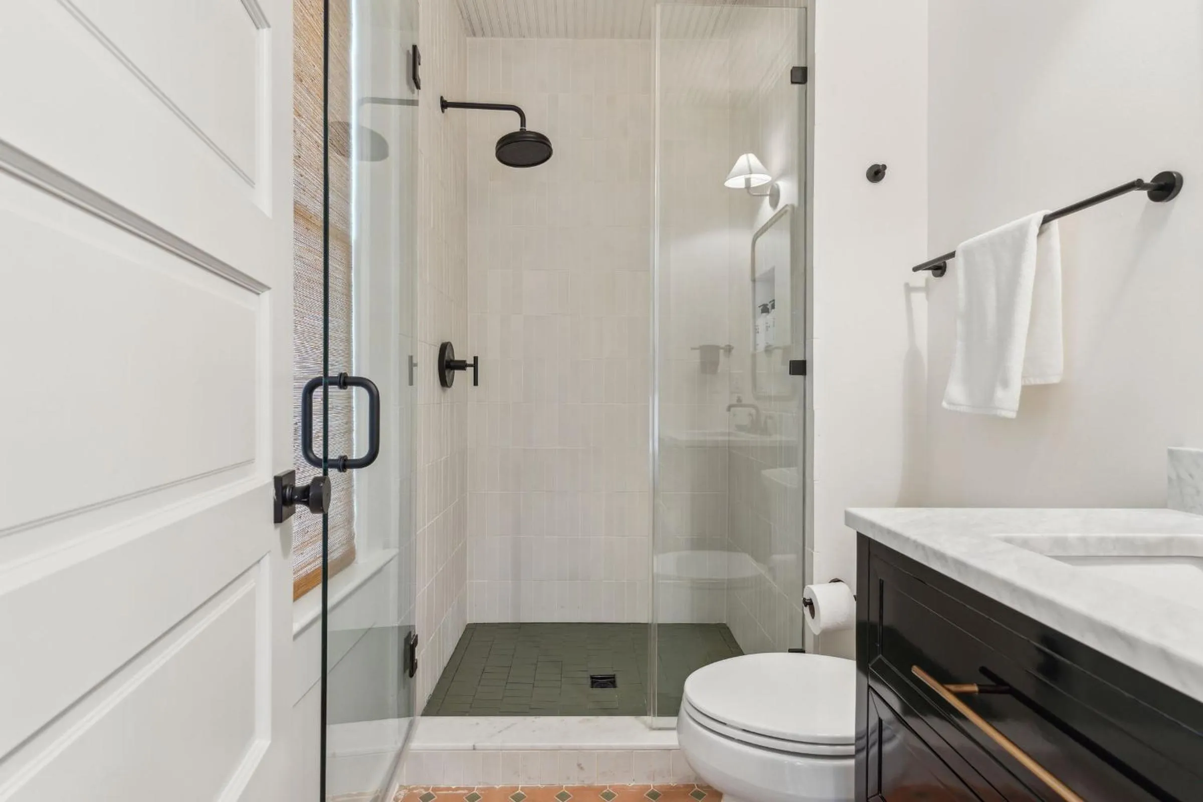 Bathroom in The Starlight Motor Inn