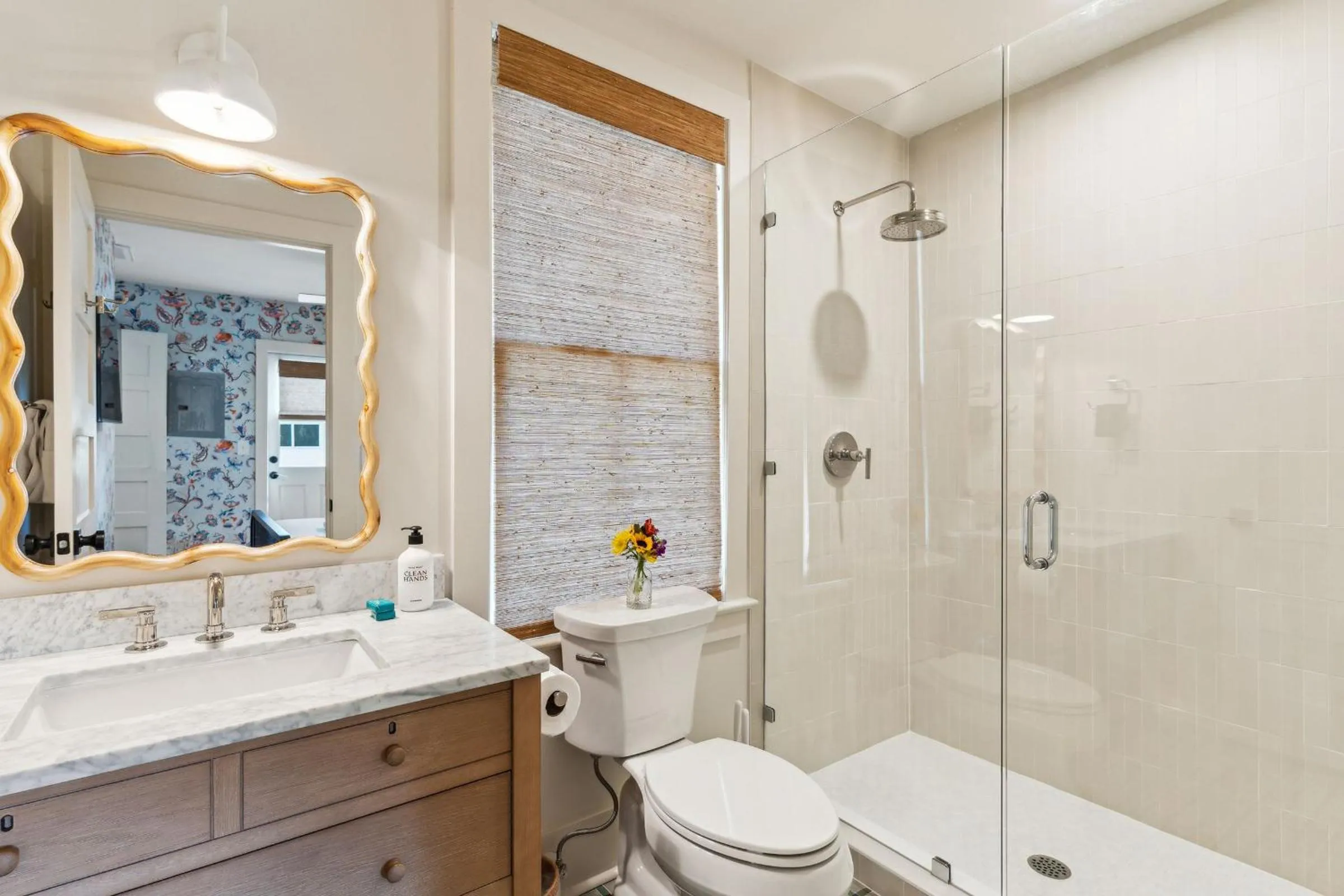 Bathroom in The Starlight Motor Inn