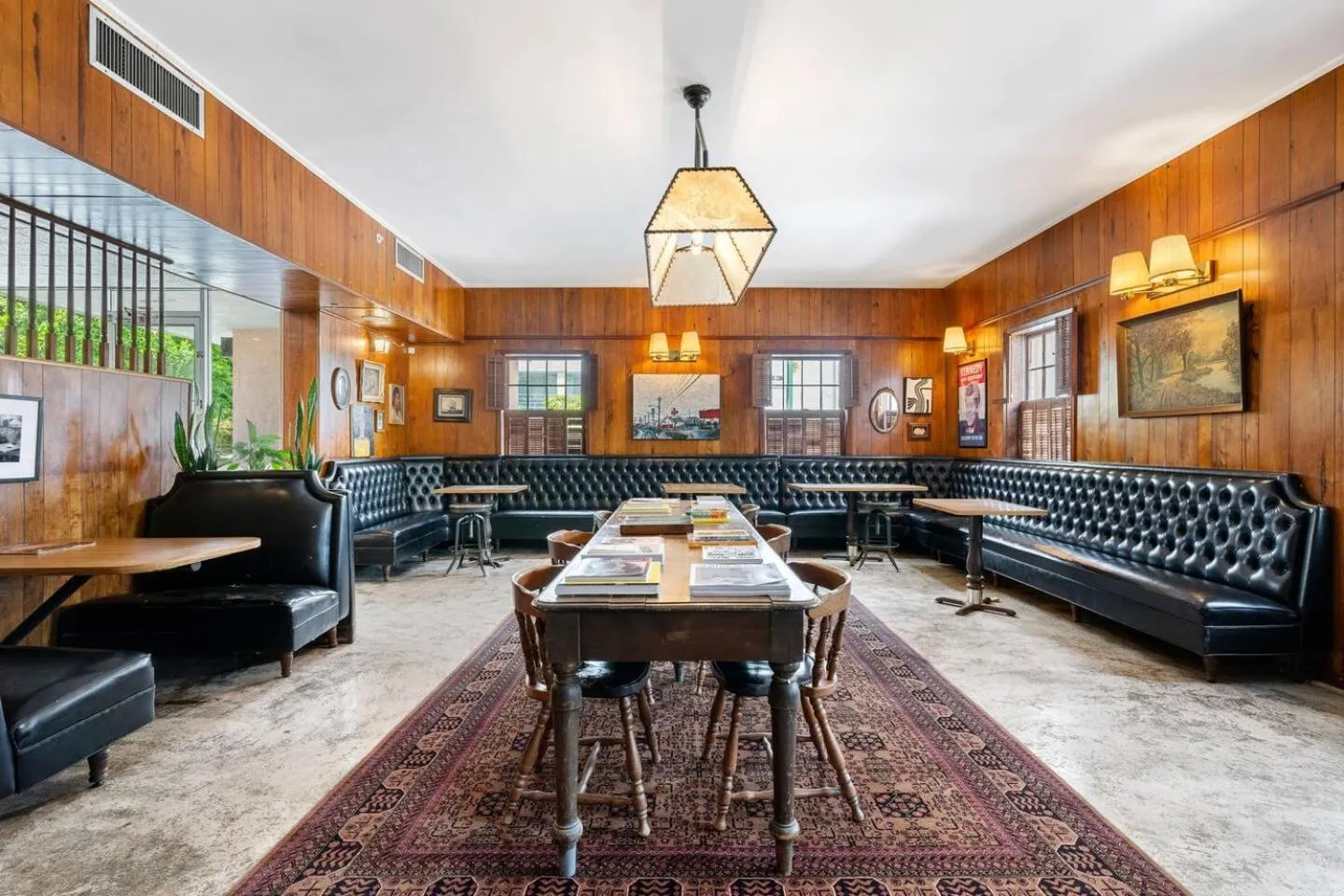 Property building in The Starlight Motor Inn