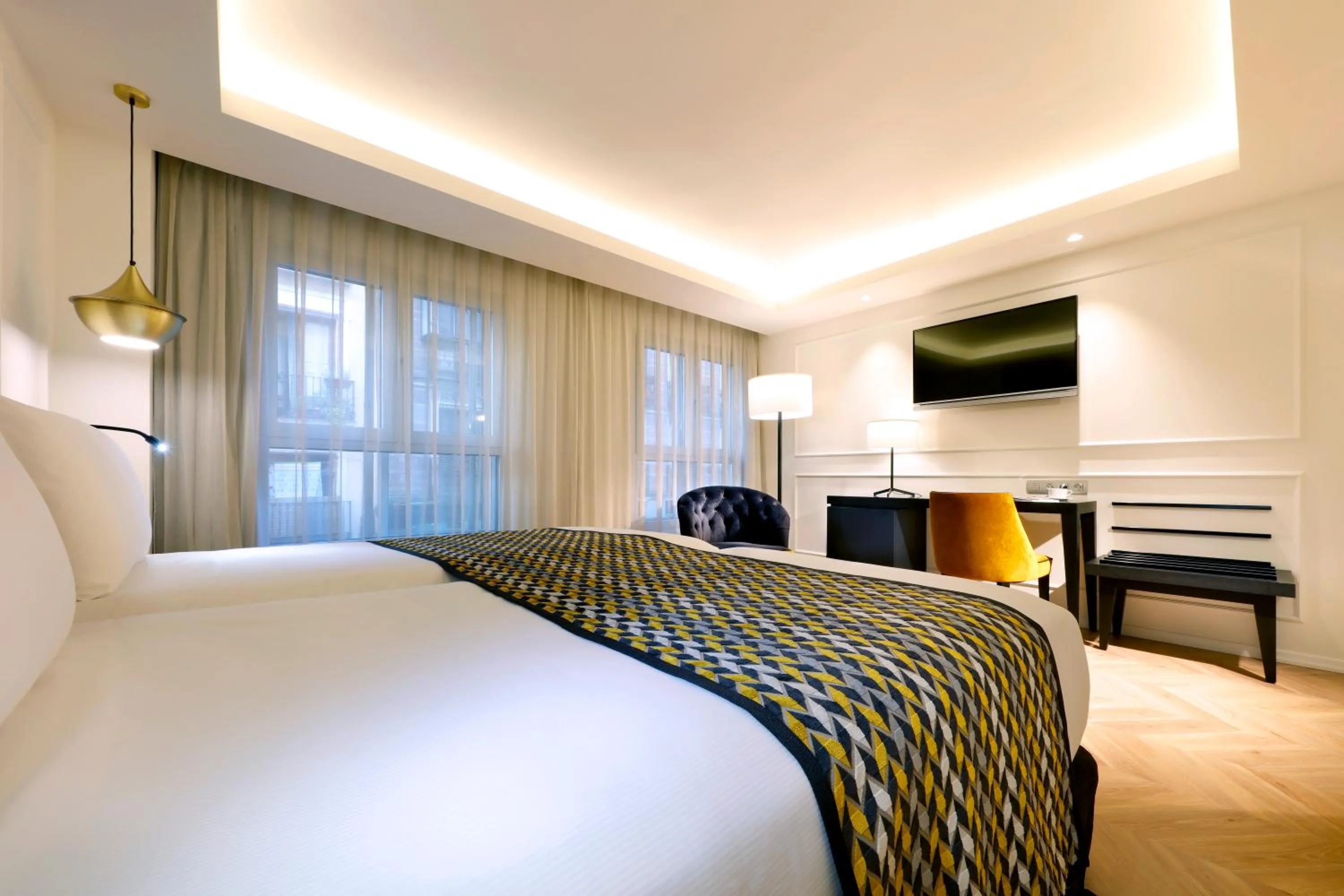 Photo of the whole room, Bed in Eurostars Madrid Gran Vía