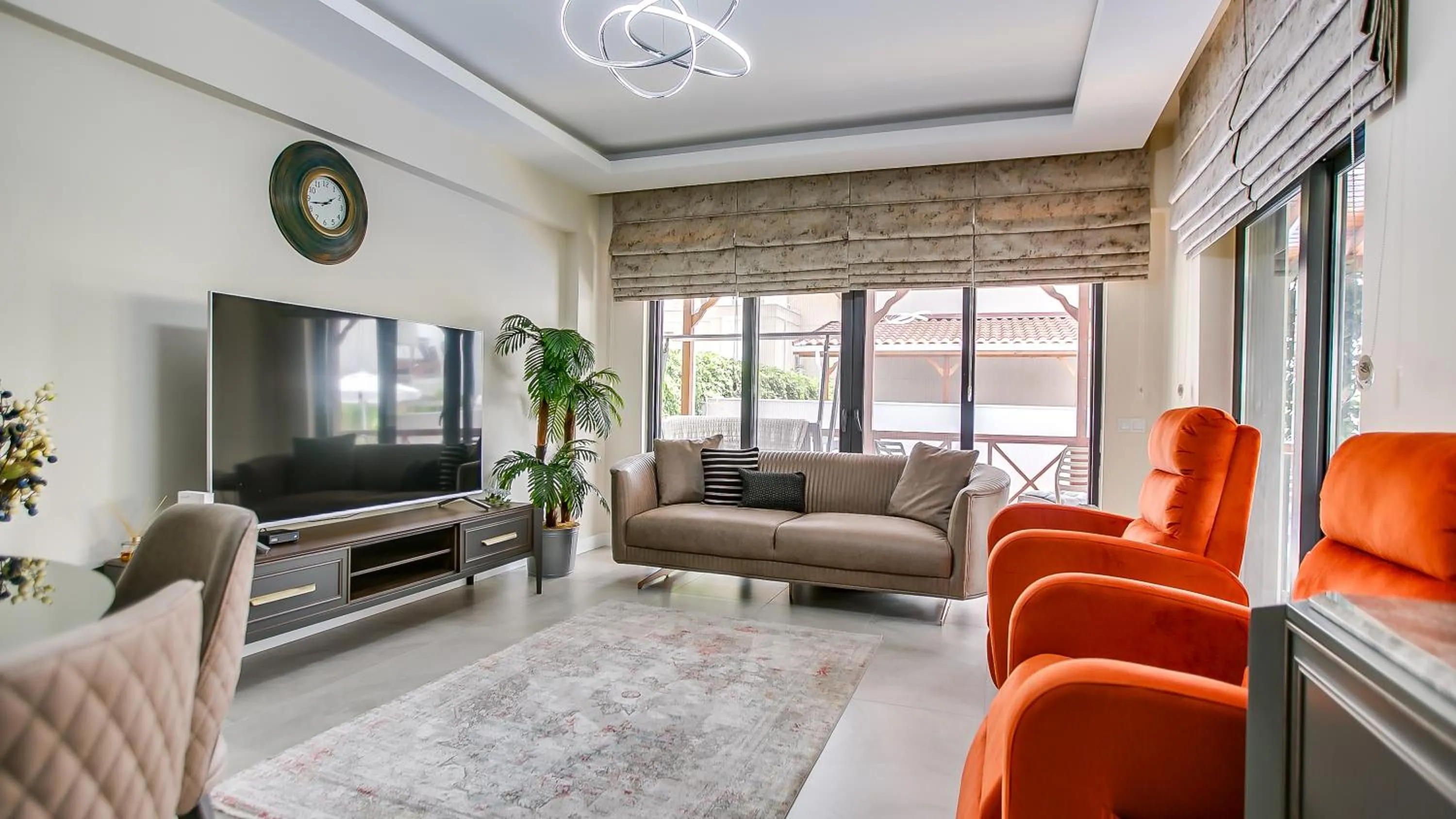 TV and multimedia in Paradise Town Villa Majesty