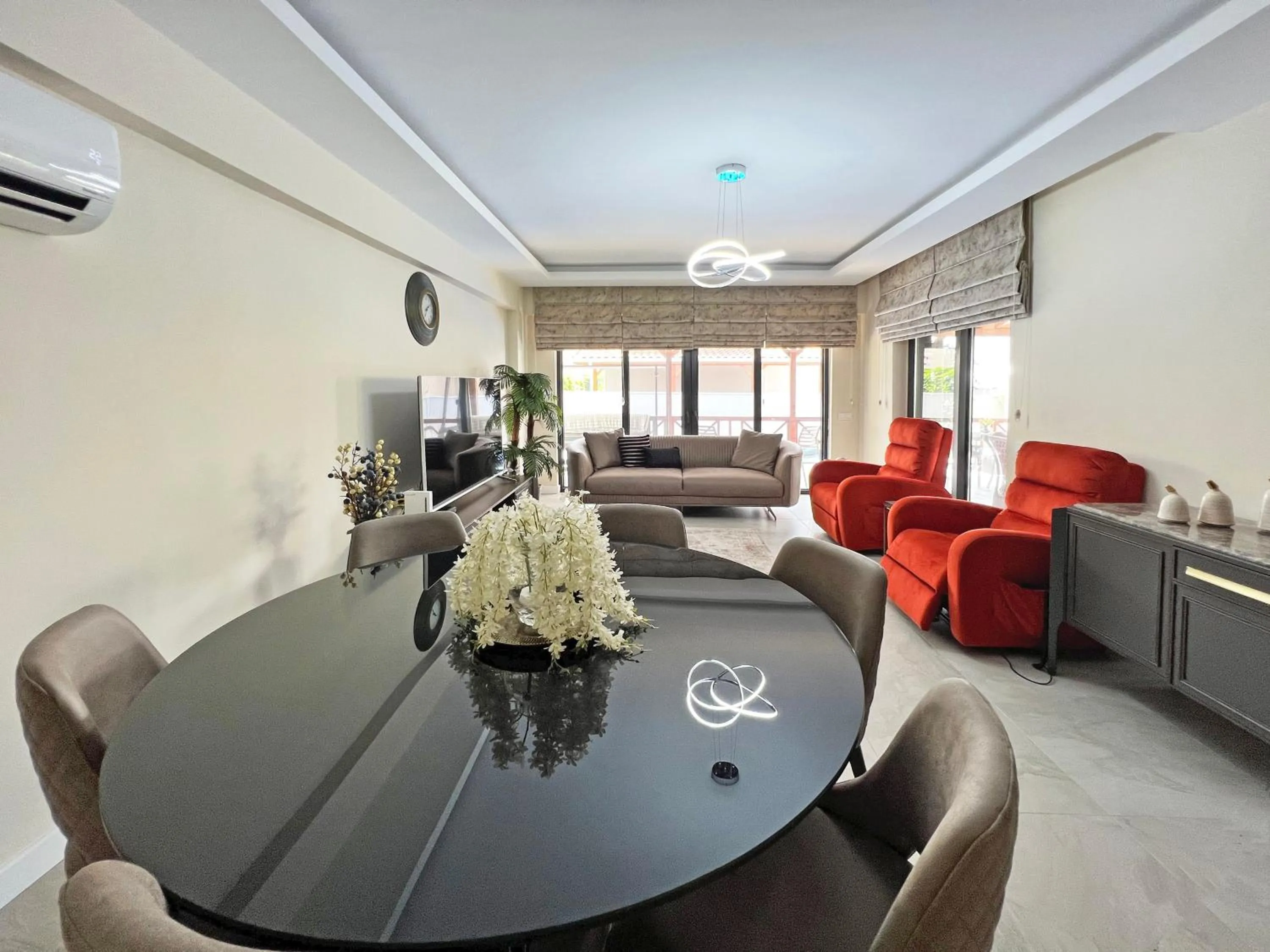 TV and multimedia in Paradise Town Villa Majesty