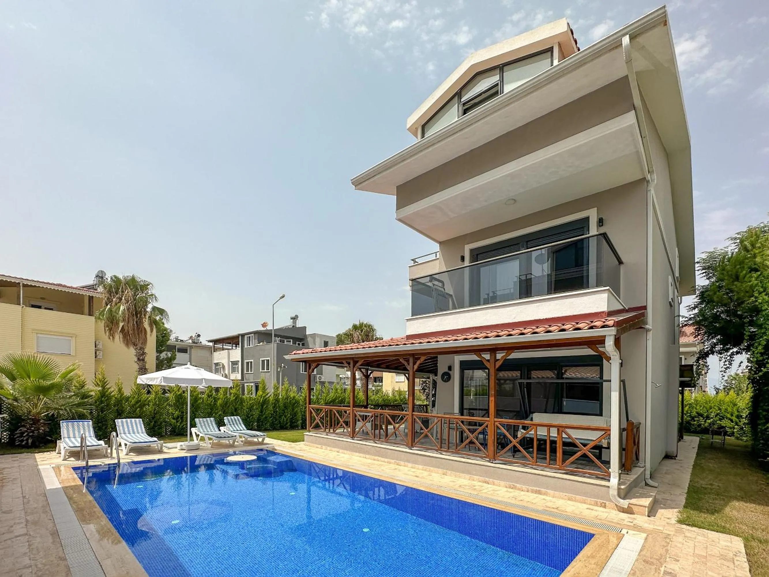 Property building in Paradise Town Villa Majesty