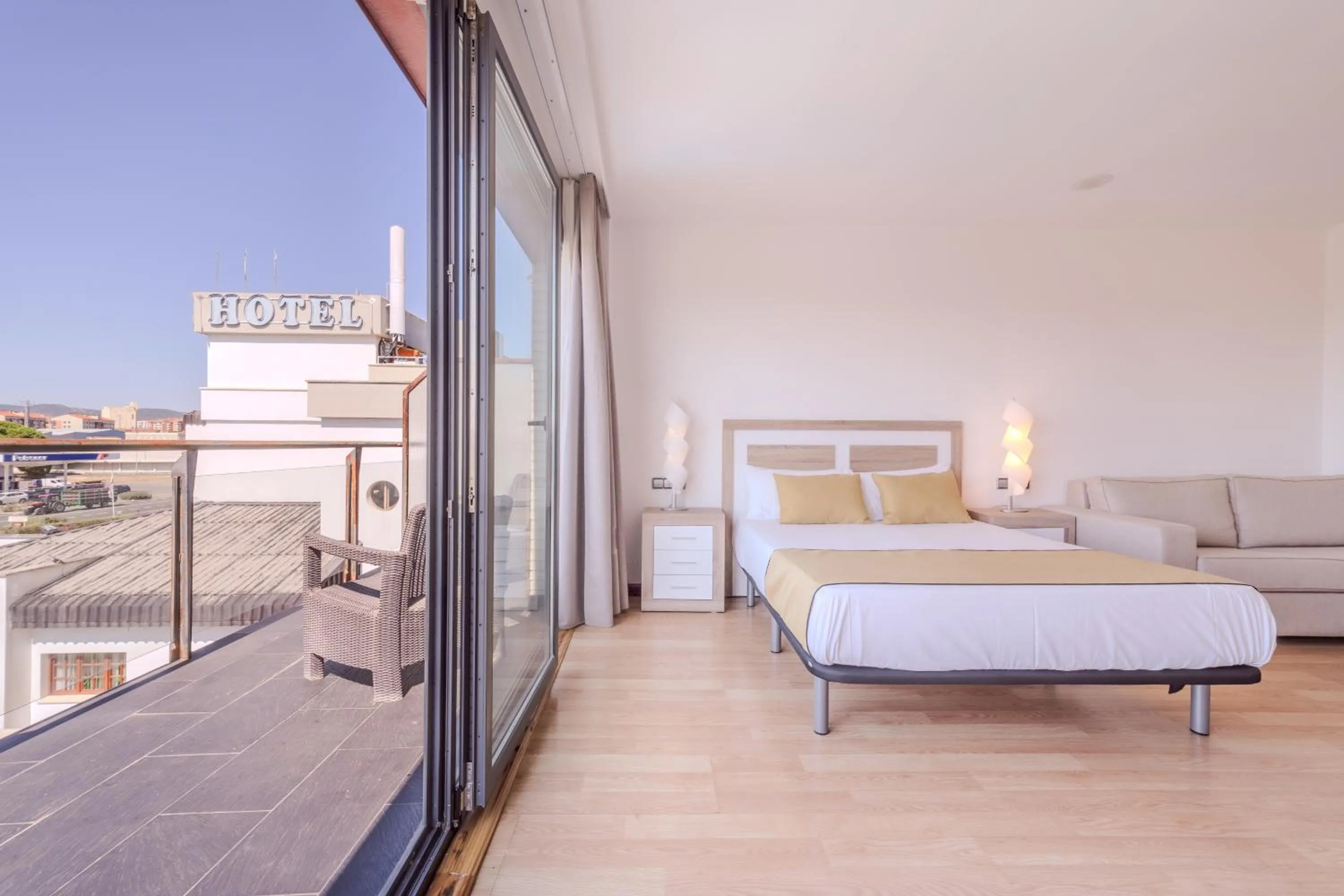 Bedroom, Bed in Hotel ITC Ciudad de Haro