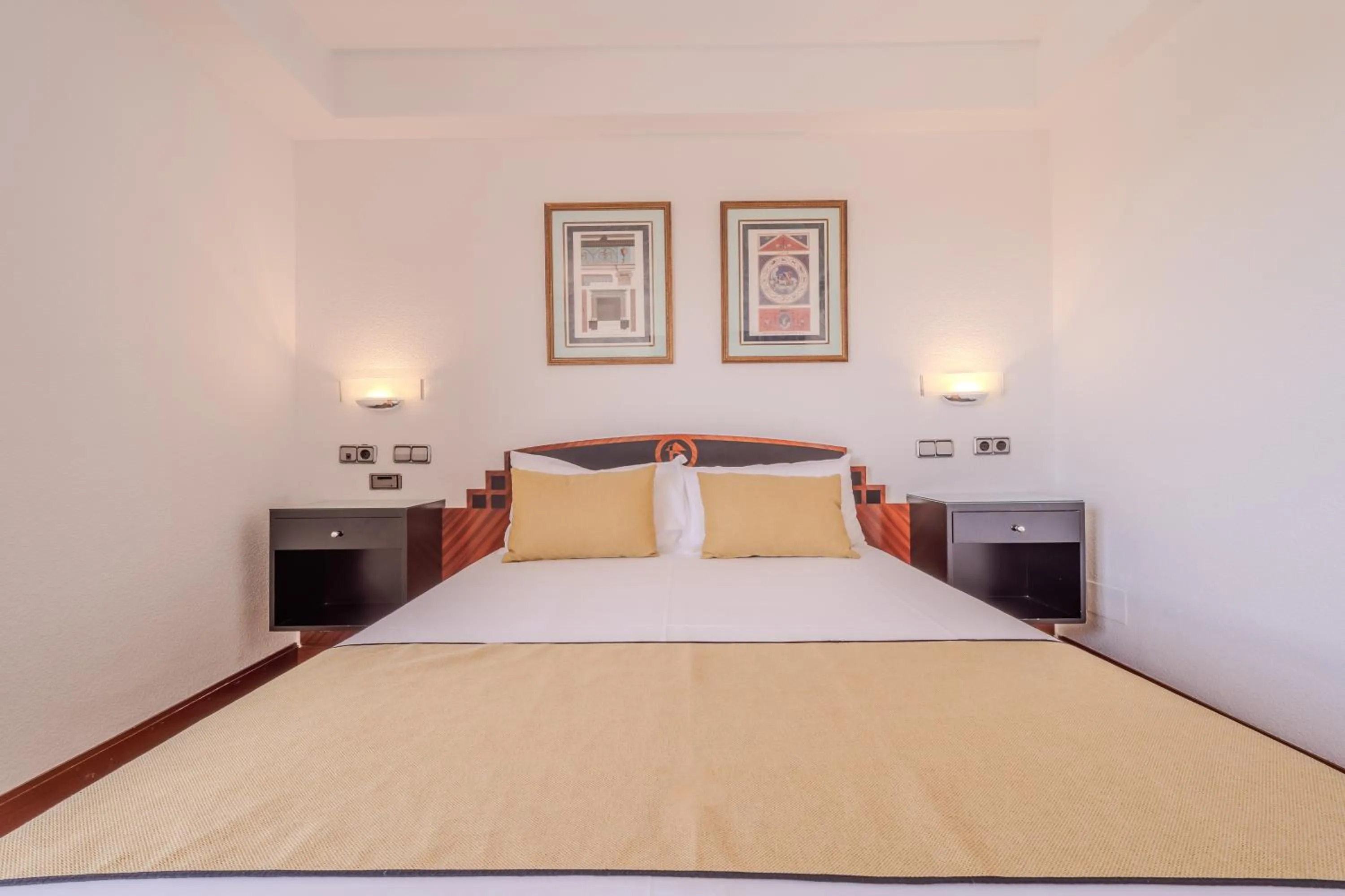 Bedroom, Bed in Hotel ITC Ciudad de Haro