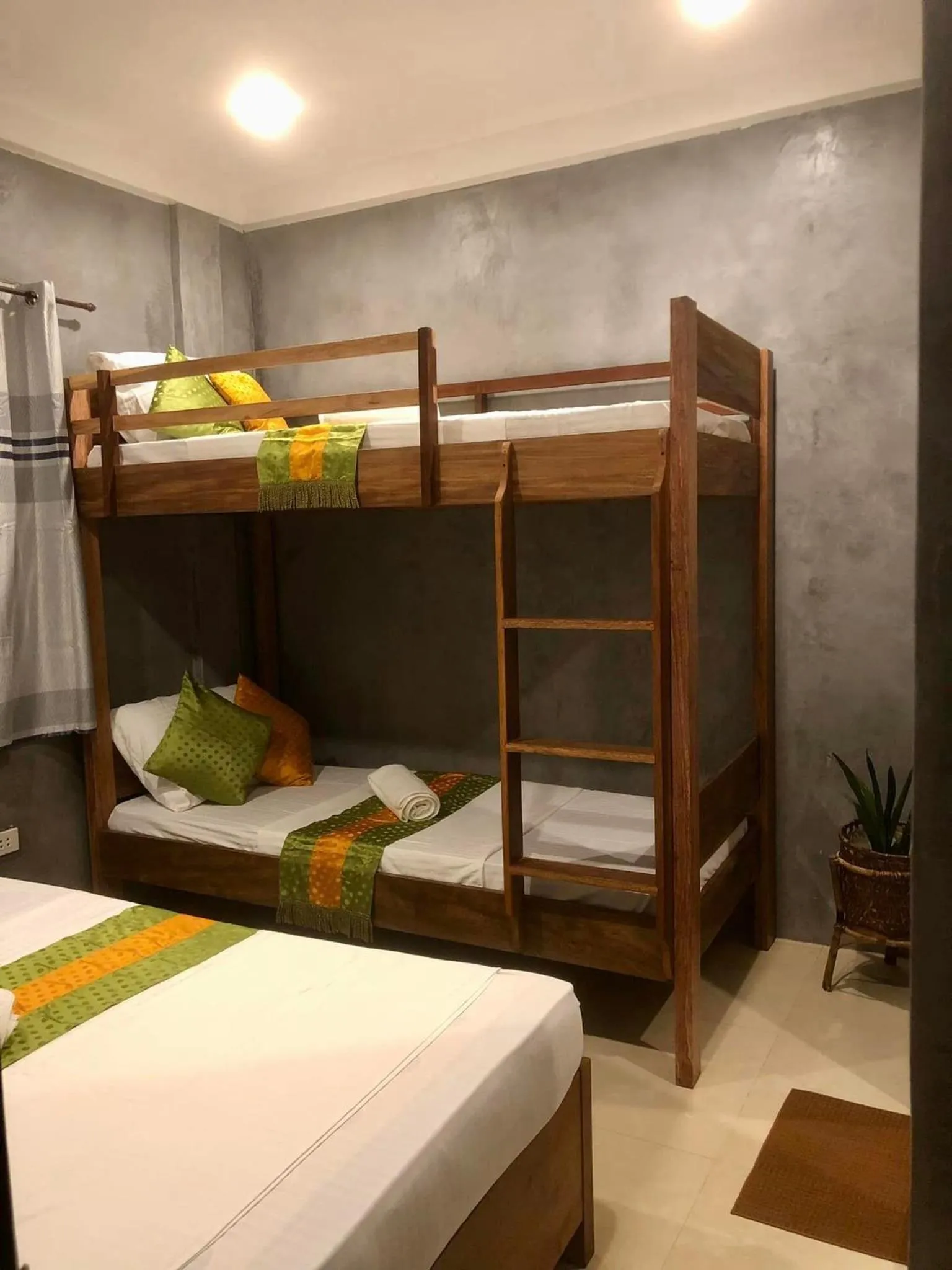 Bed in RL Harbor Inn