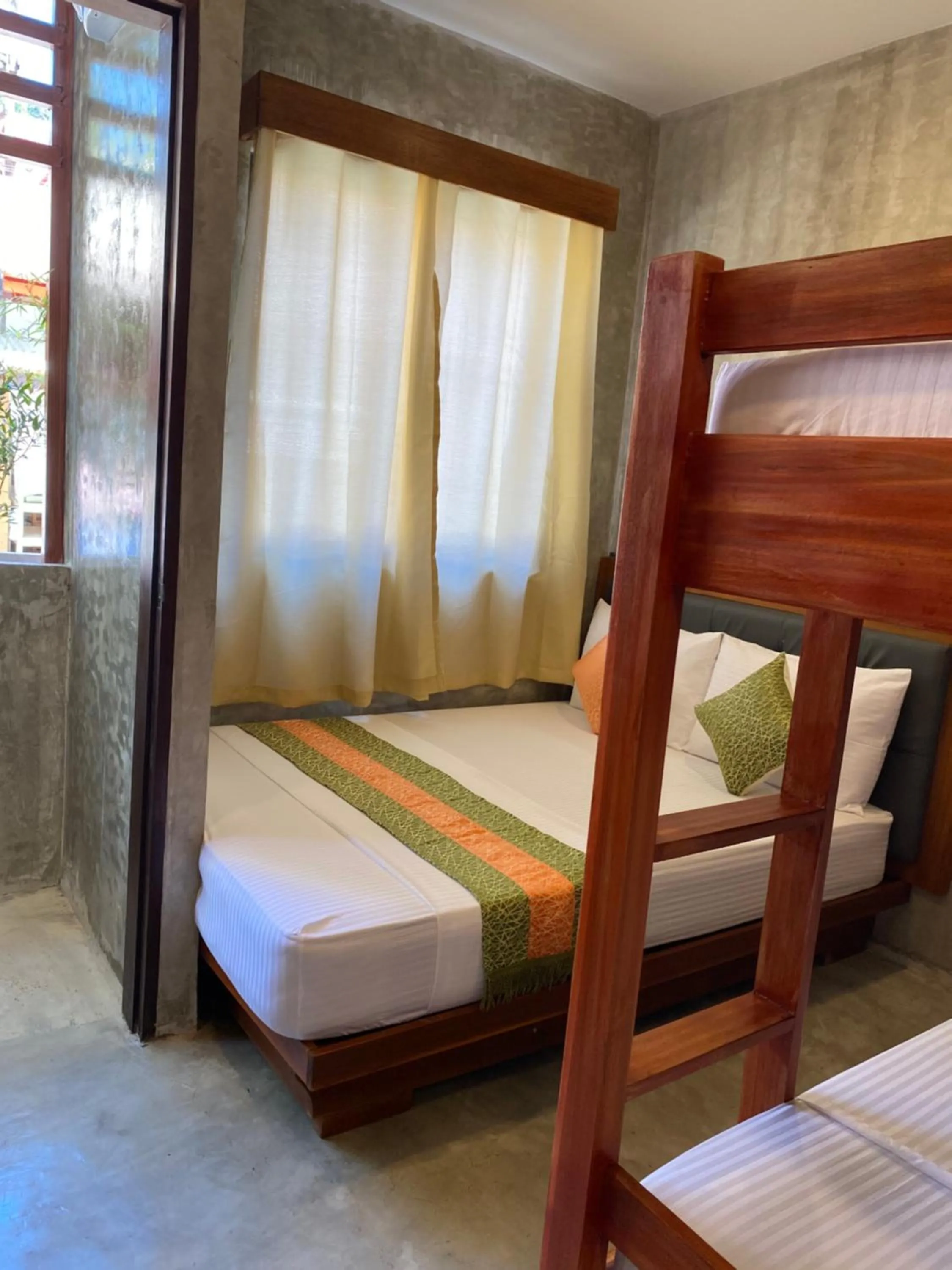 Bed in RL Harbor Inn