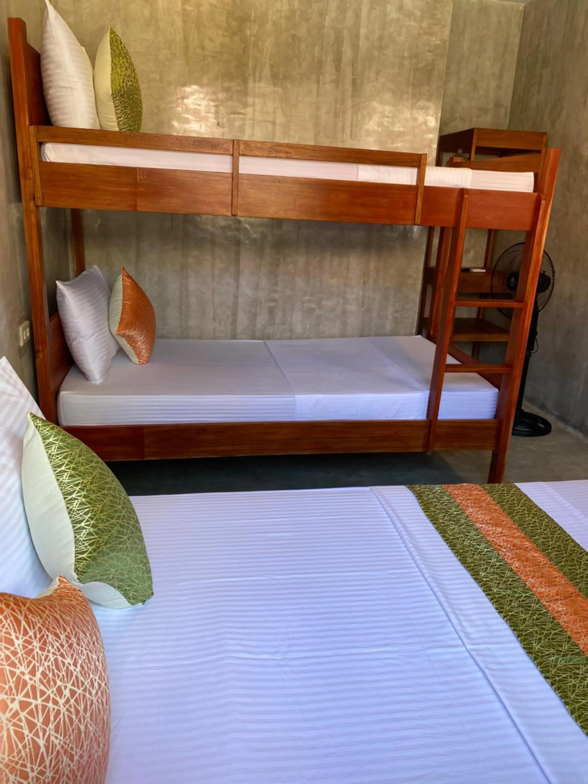 Bed in RL Harbor Inn