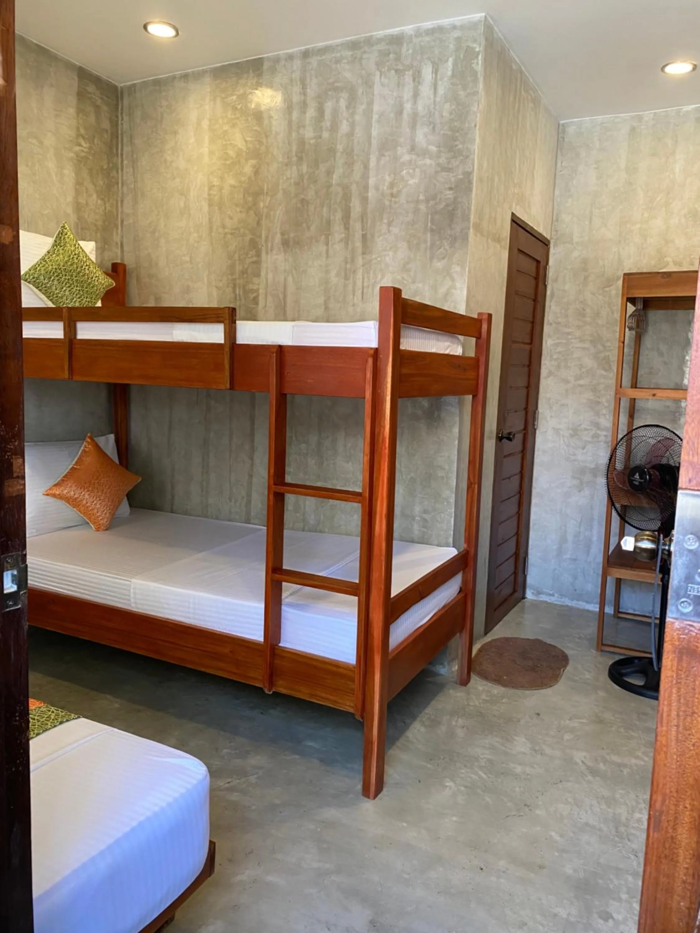 Bed in RL Harbor Inn