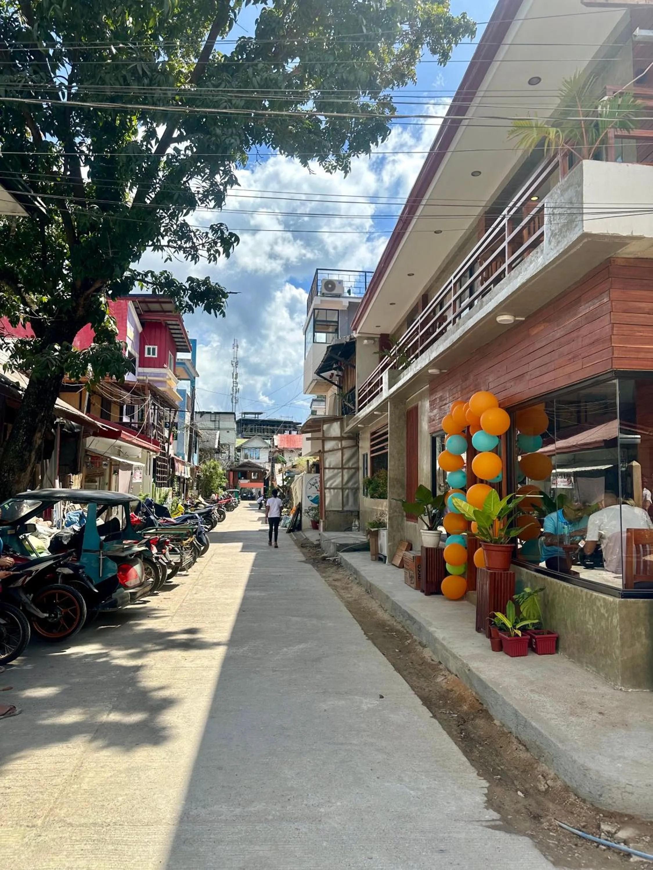 Property building in RL Harbor Inn