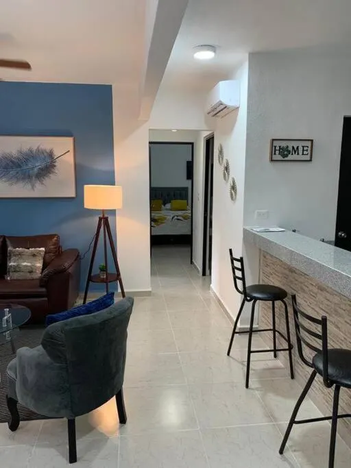 Hermoso apartamento piscina, céntrico, área libre.