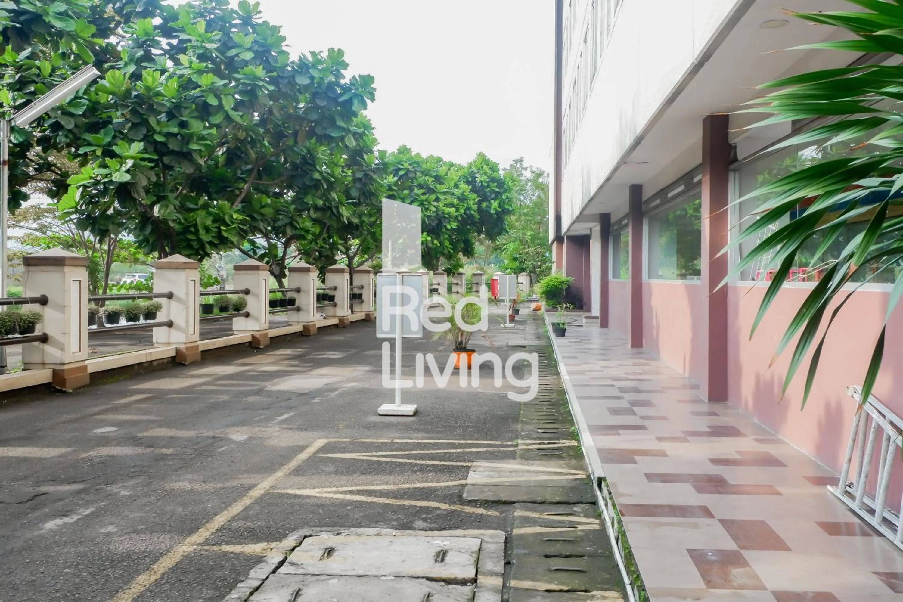 Property building in Redliving Apartemen Emerald Tower - Bion Apartel 2 Tower South