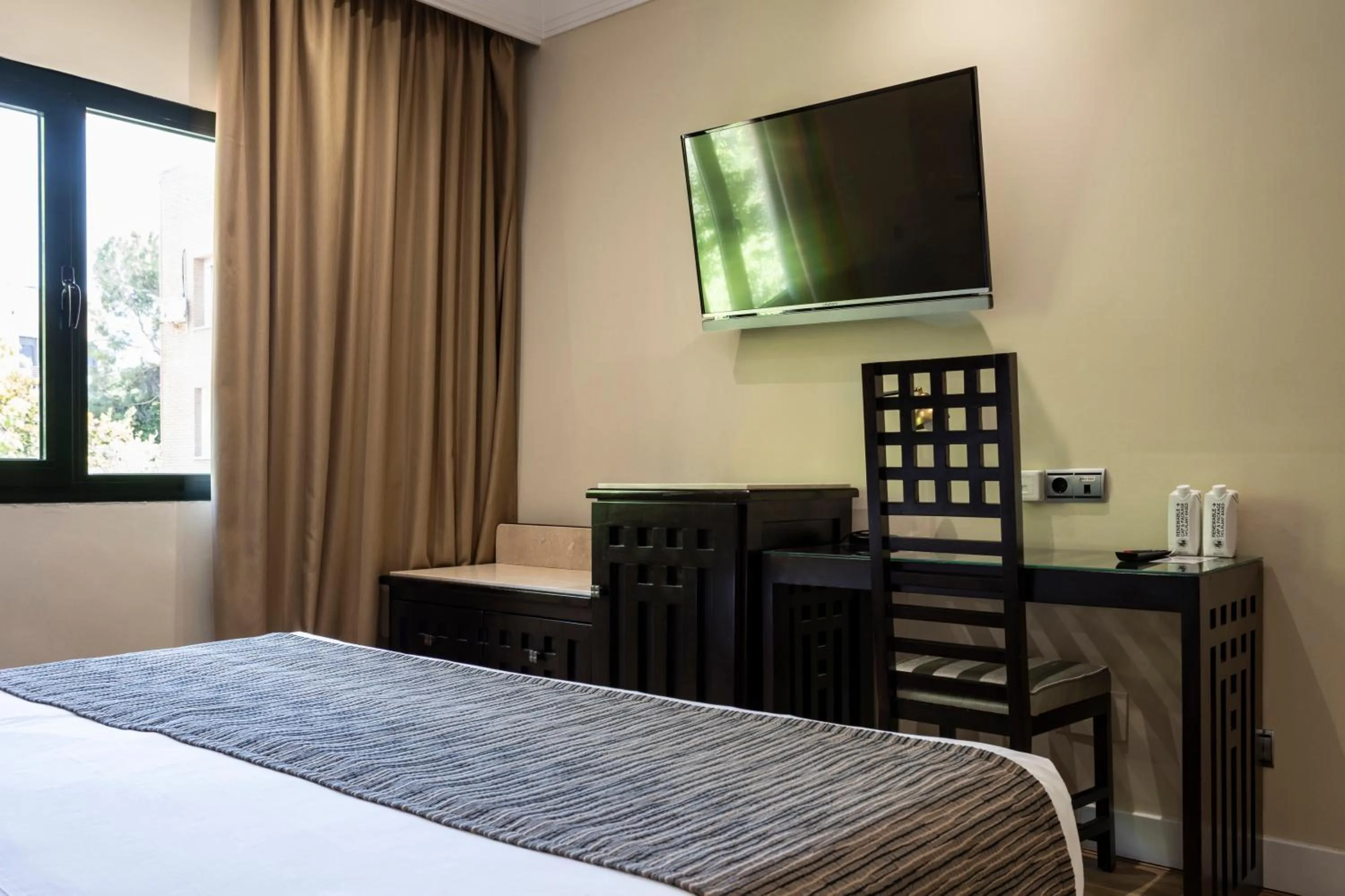 Bedroom, Bed in Petit Palace Arturo Soria Alcalá