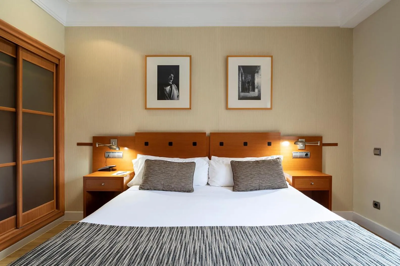 Bed in Petit Palace Arturo Soria Alcalá