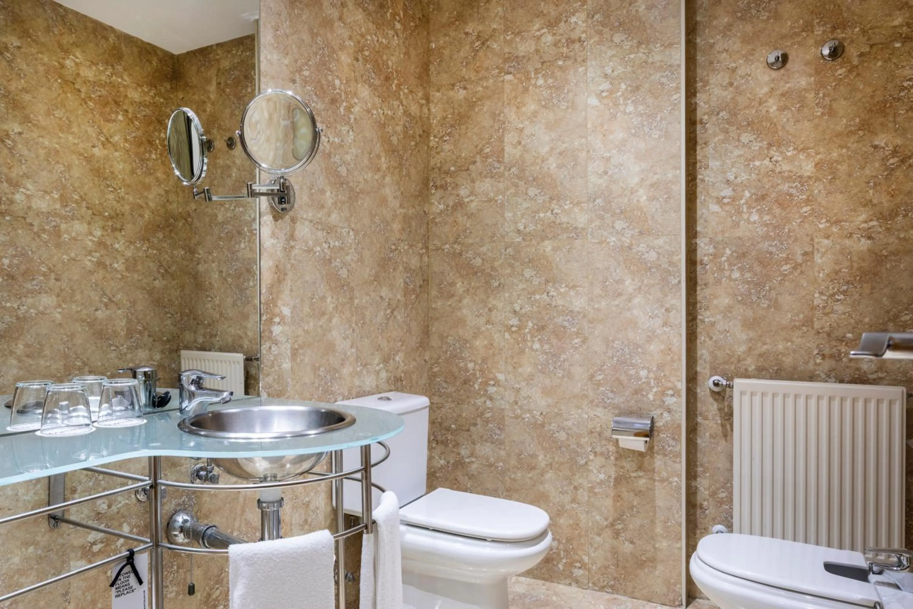 Bedroom in Petit Palace Arturo Soria Alcalá