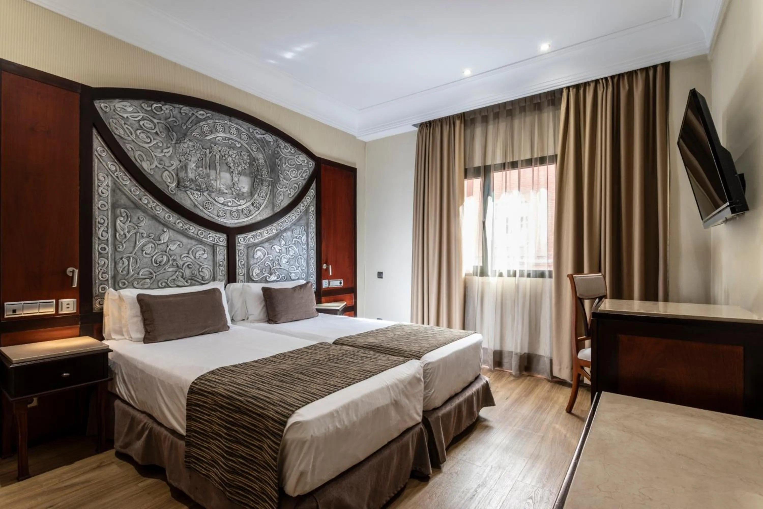 Bedroom, Bed in Petit Palace Arturo Soria Alcalá