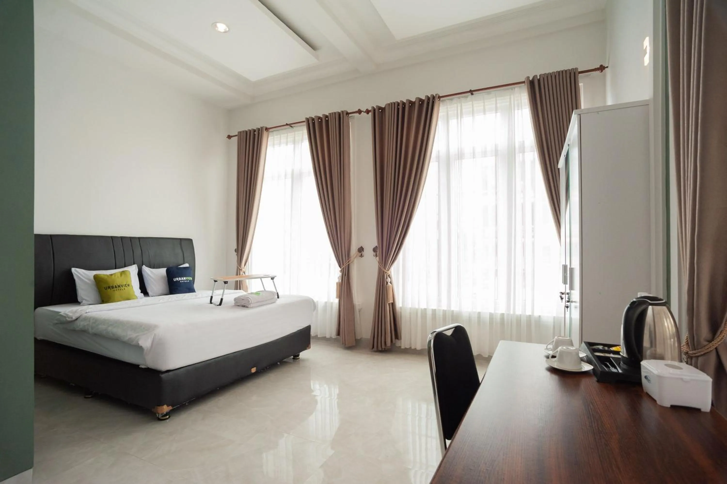 Bedroom, Bed in Urbanview Hotel Bong Gajah Lampung
