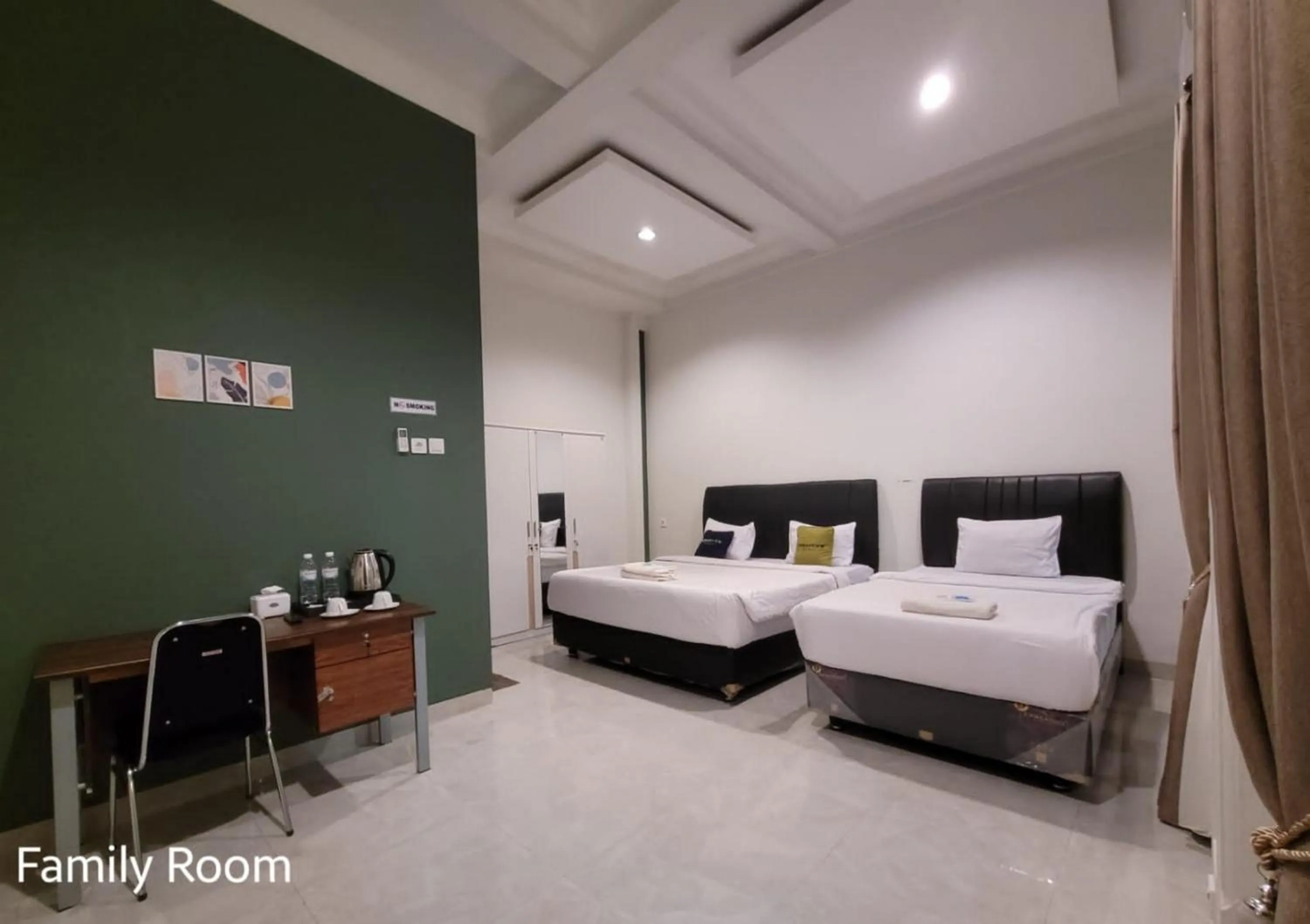 Bedroom, Bed in Urbanview Hotel Bong Gajah Lampung