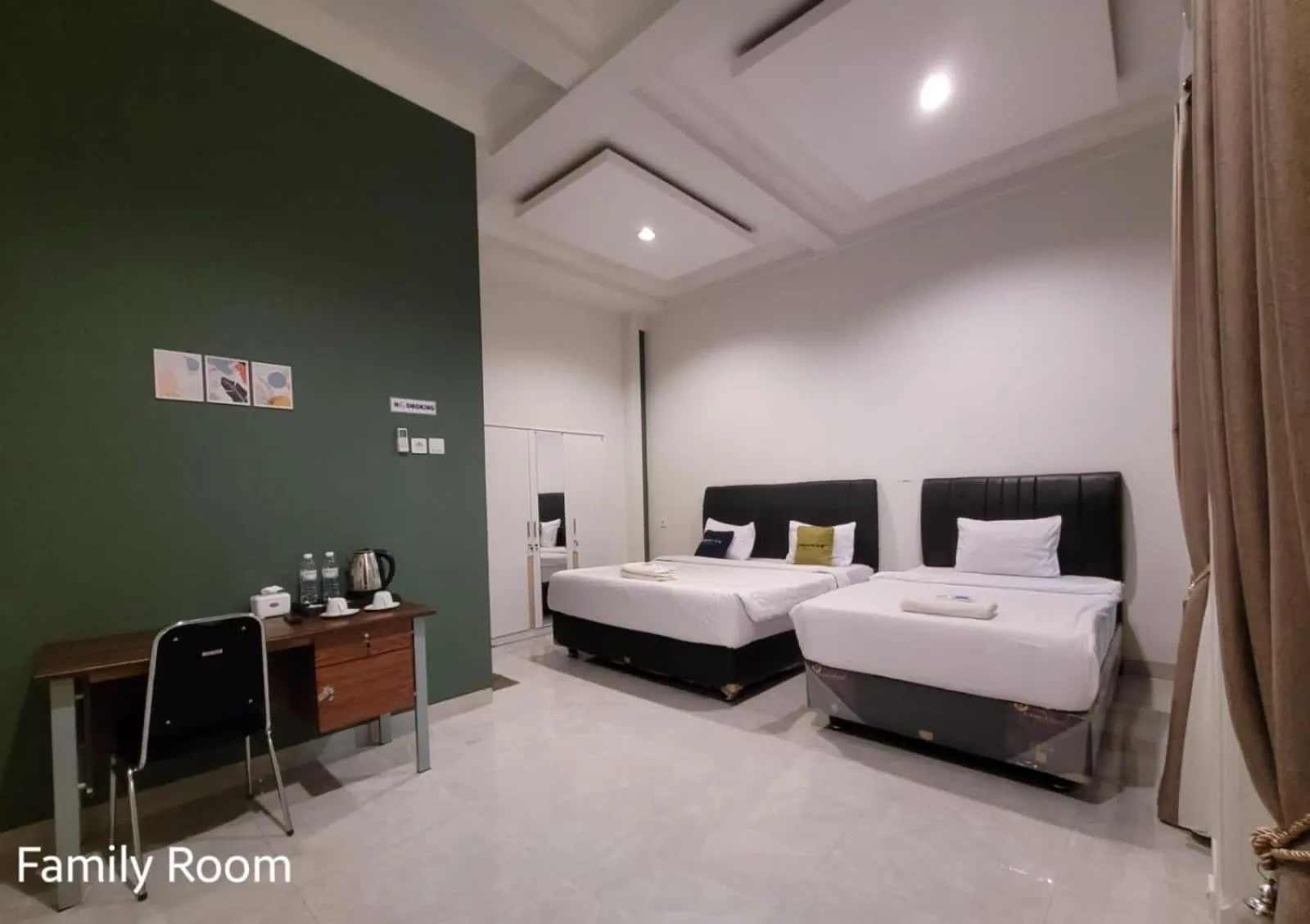 Bedroom, Bed in Urbanview Hotel Bong Gajah Lampung