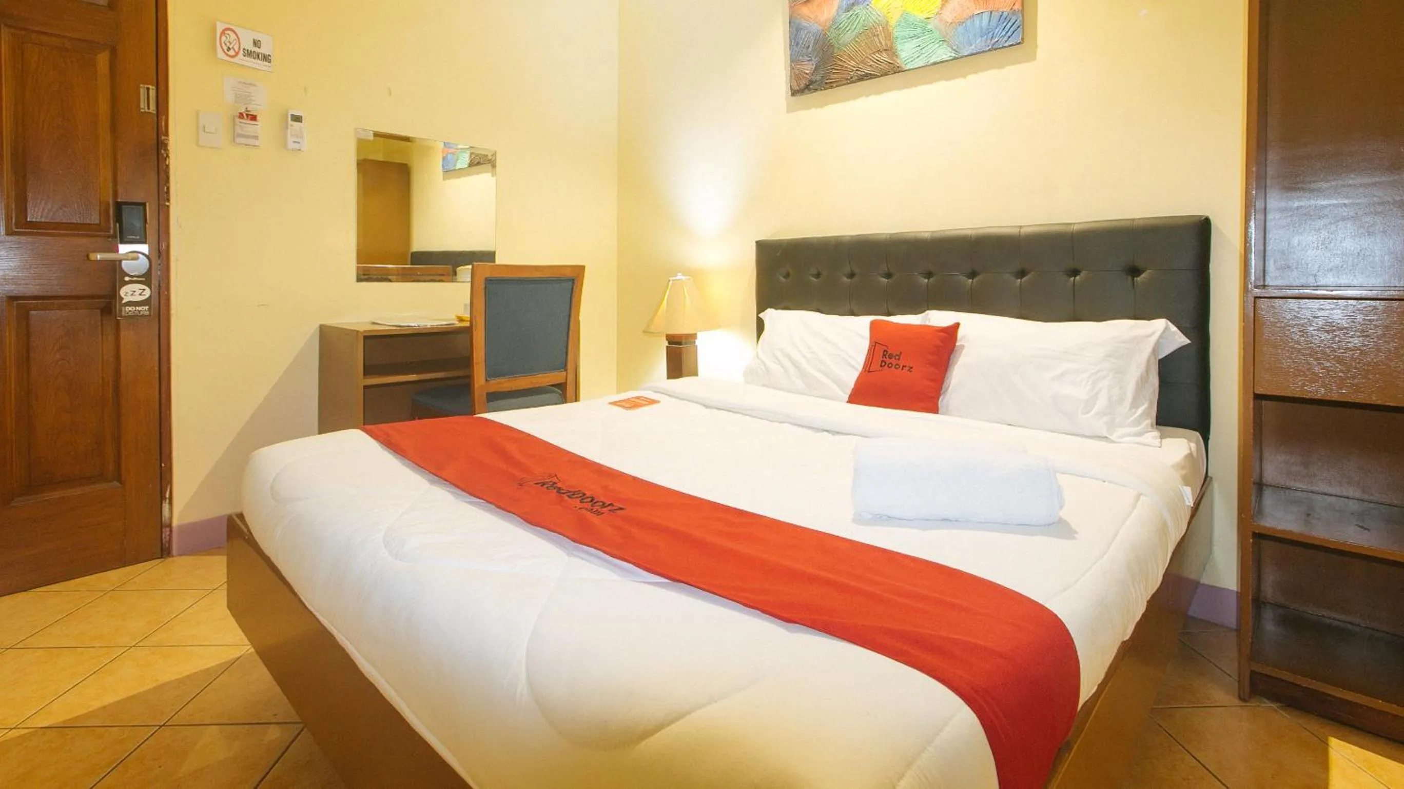 Superior Room in Comfy Inn Mabini Manila