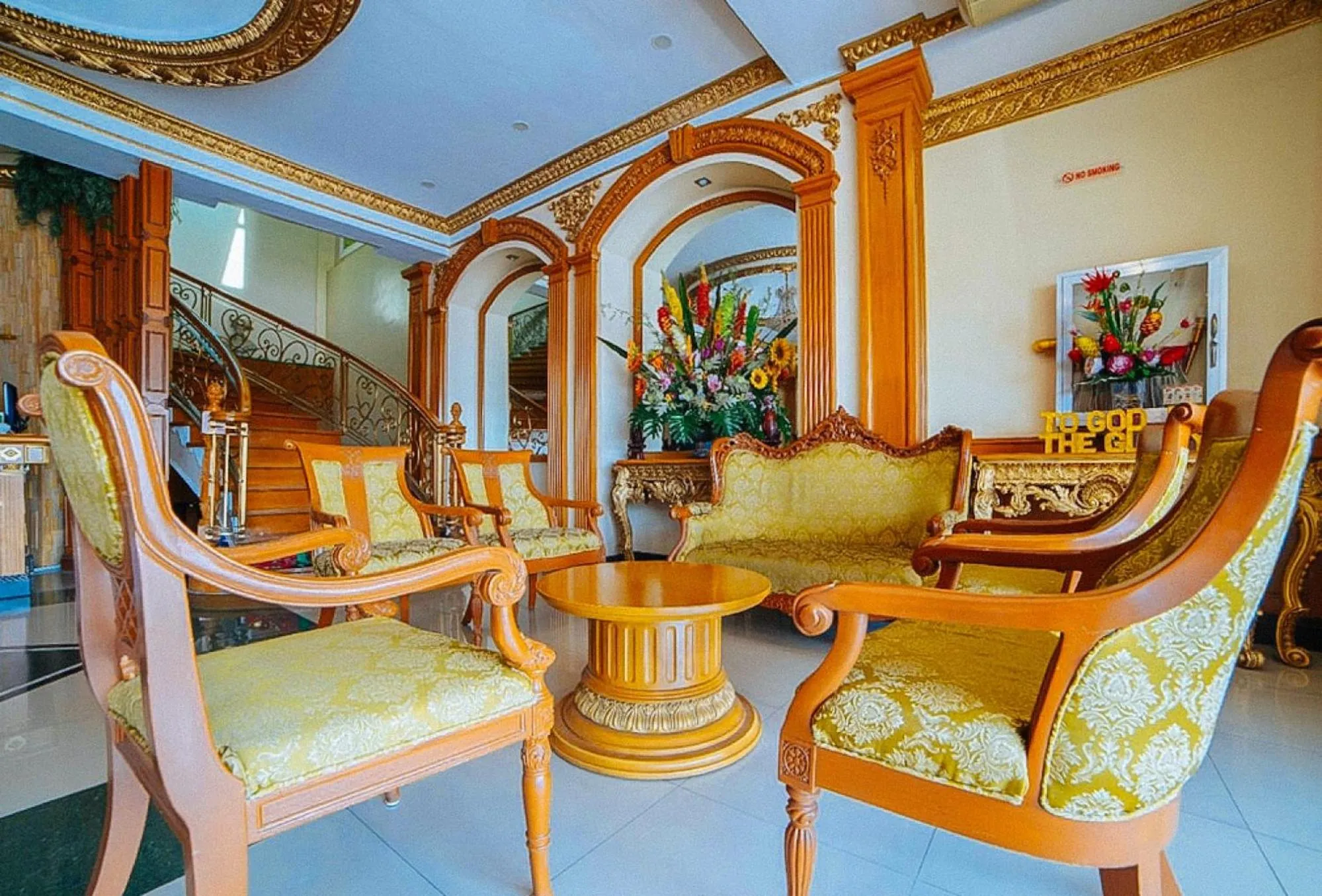 Seating area in Hotel Vanna Angeles City Pampanga by RedDoorz