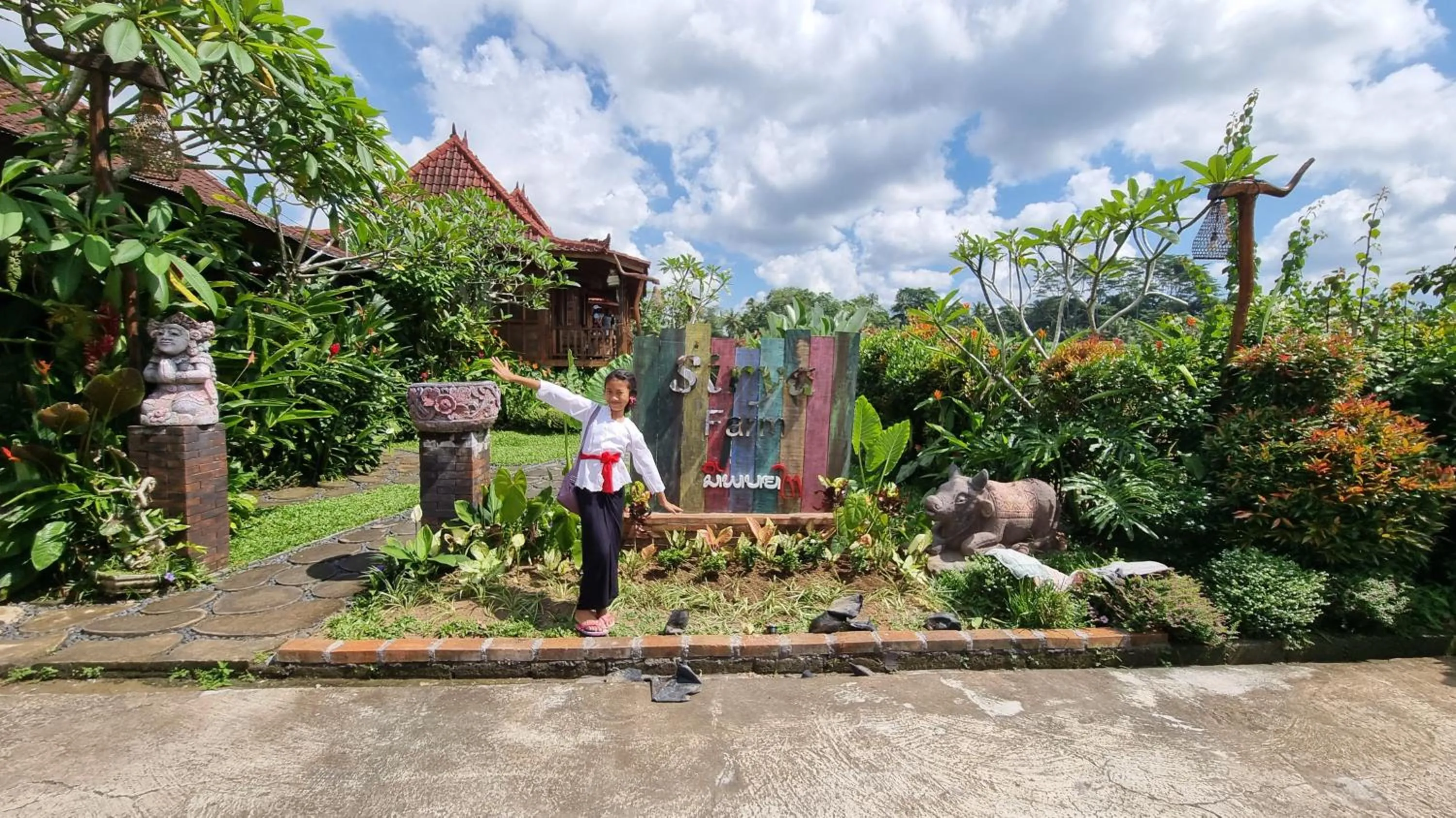 Property building in Sirya Farm House
