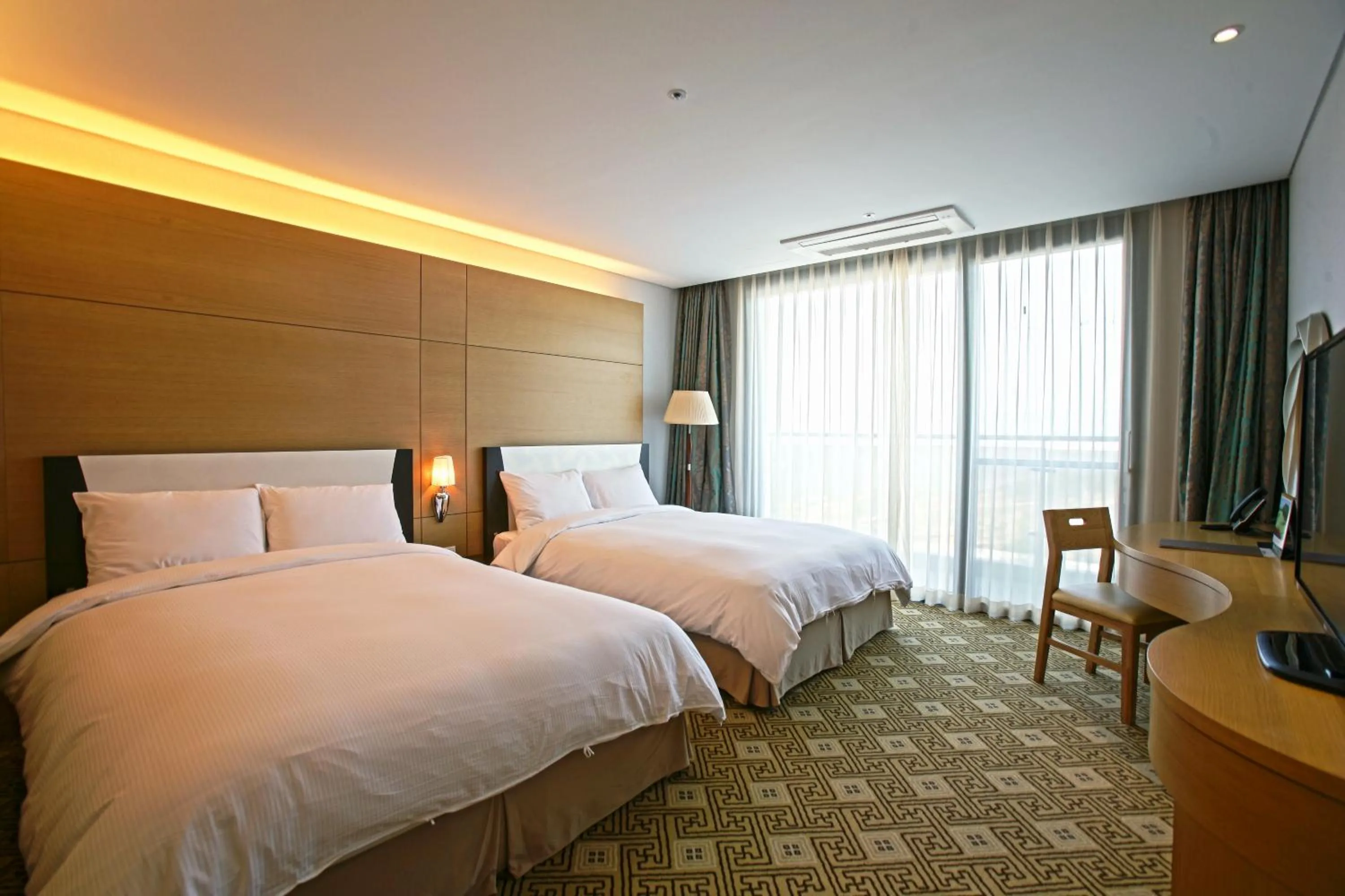 Restaurant/places to eat, Bed in Sun Valley Hotel