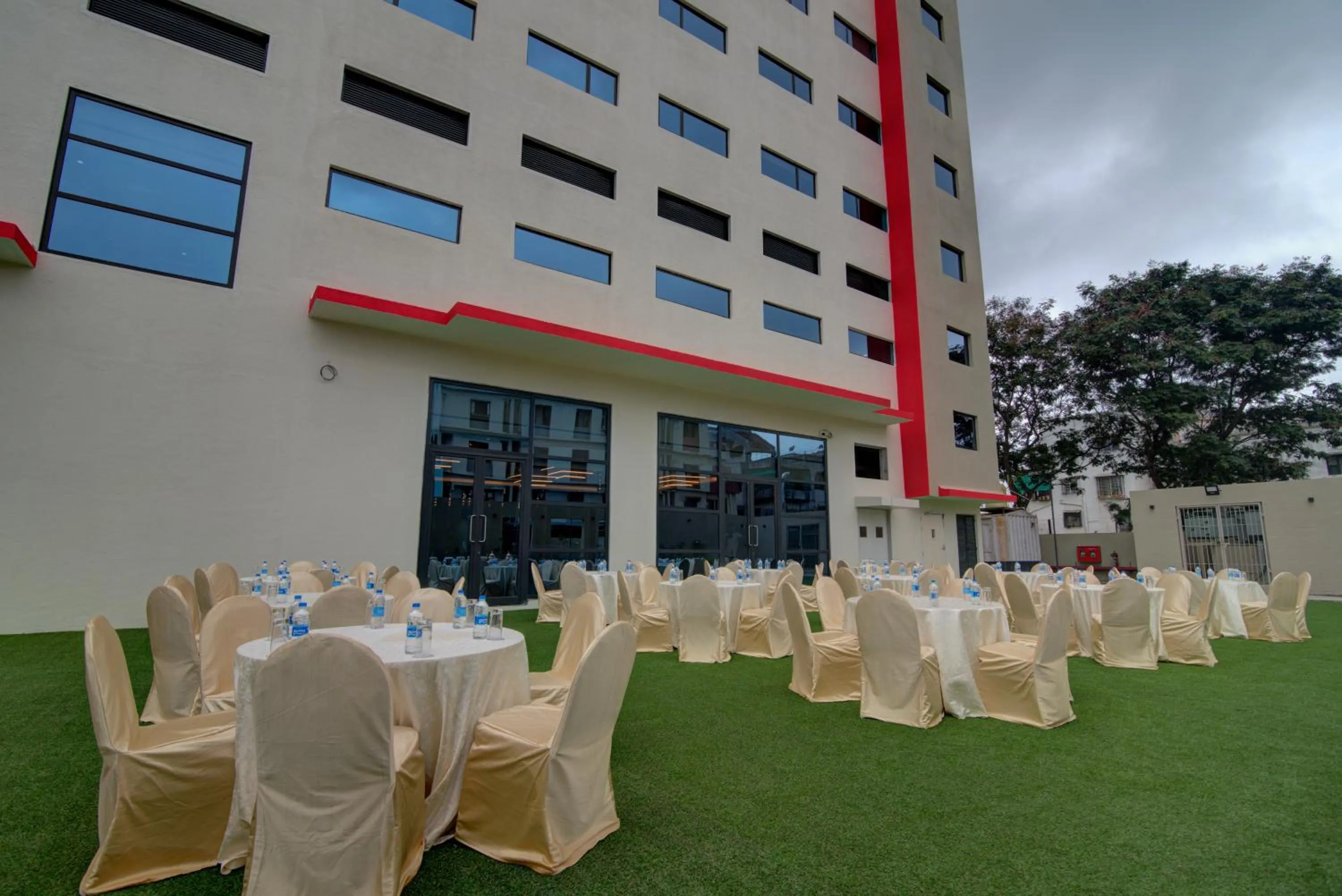 Banquet/Function facilities in 7 Apple Hotel Nashik