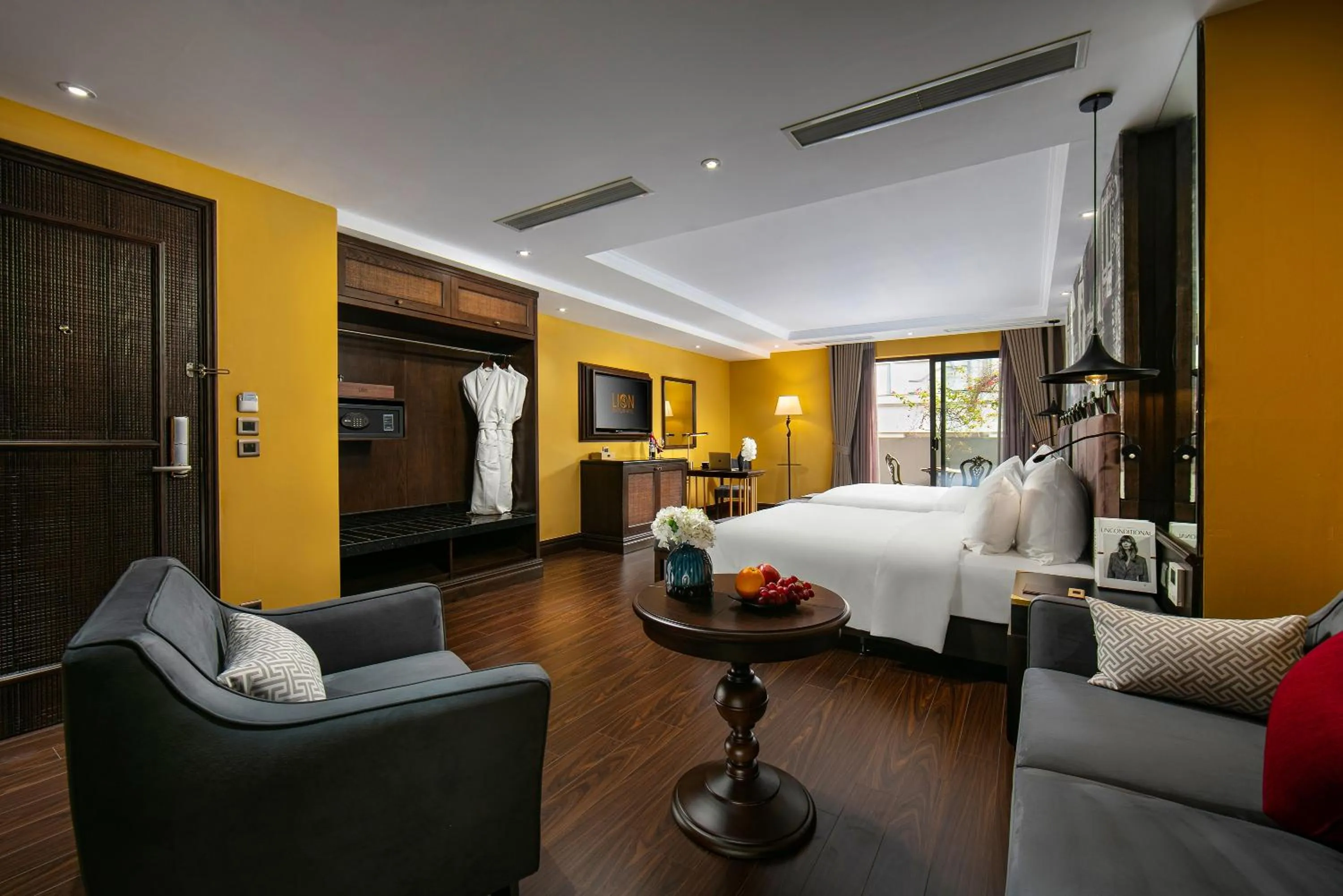 TV and multimedia, Bed in Hanoi Lion Boutique Hotel & Spa