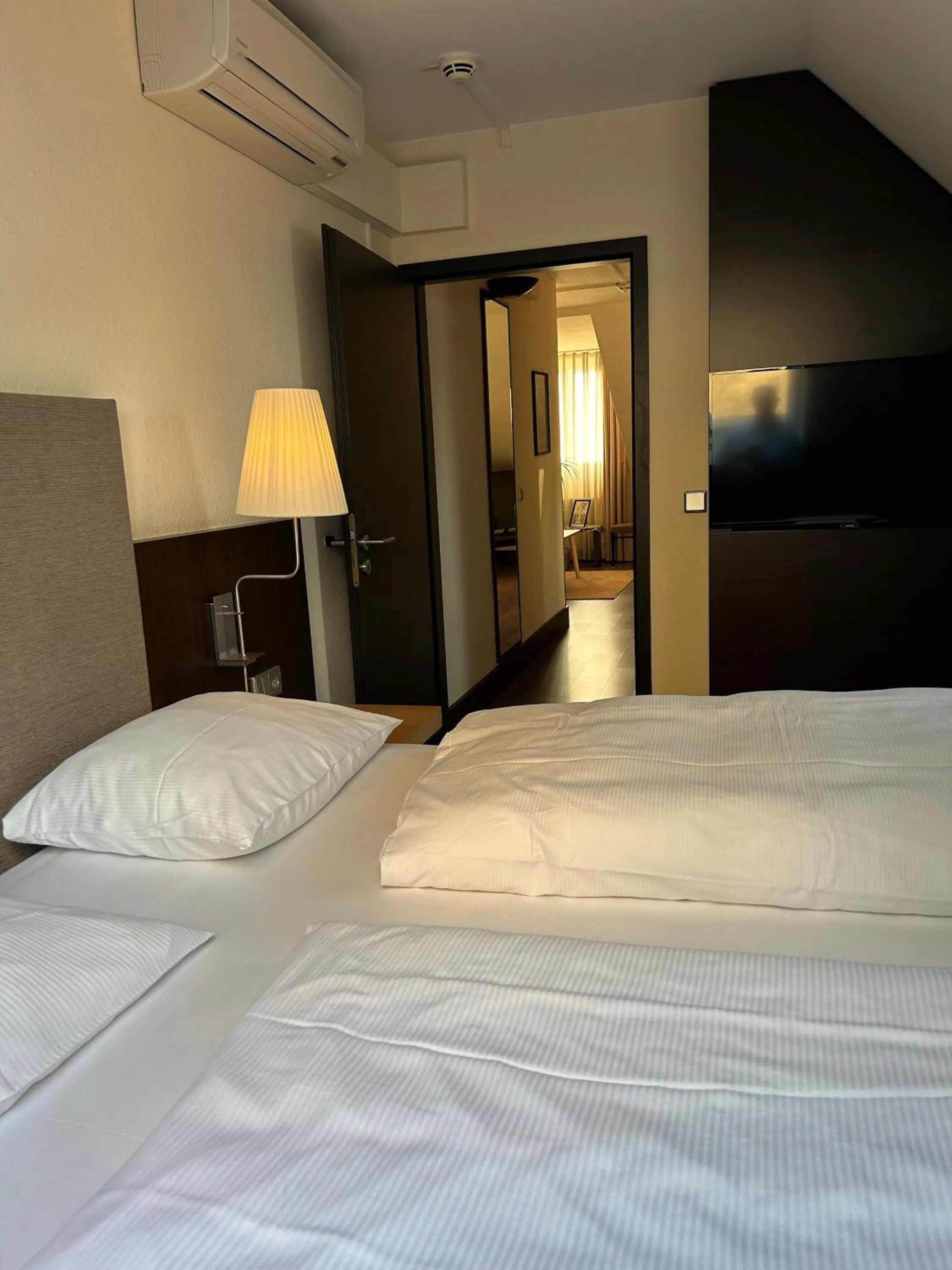 Bed in Villa Hotel Frankfurt by MZ HotelCollection