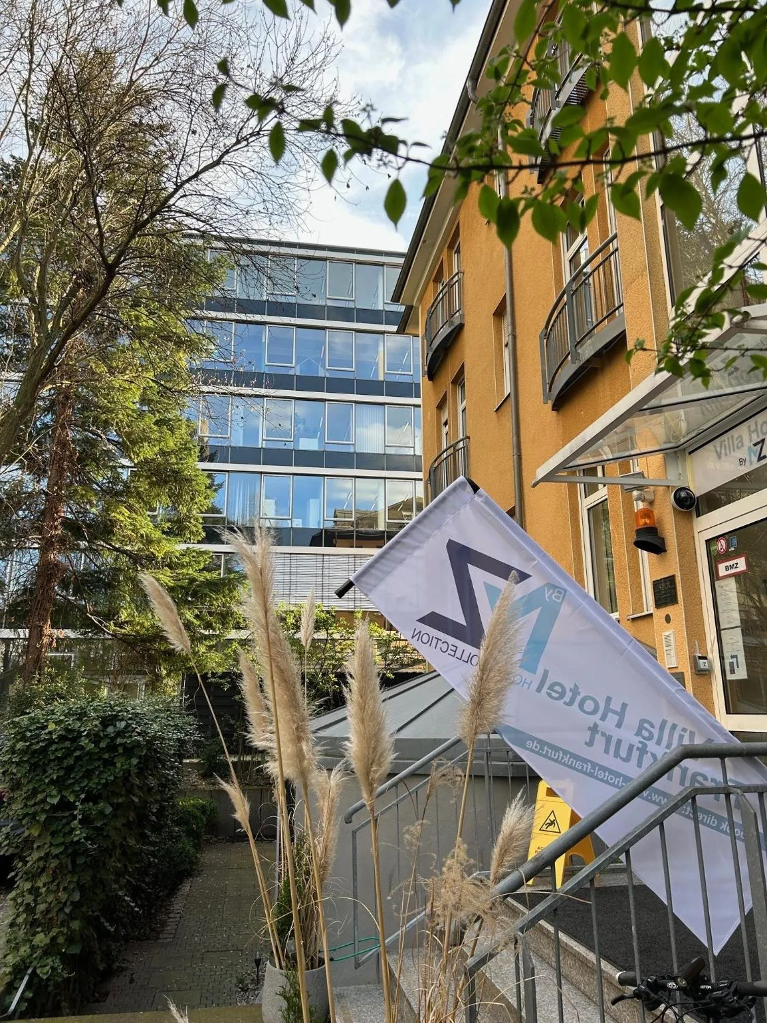 Property building in Villa Hotel Frankfurt by MZ HotelCollection