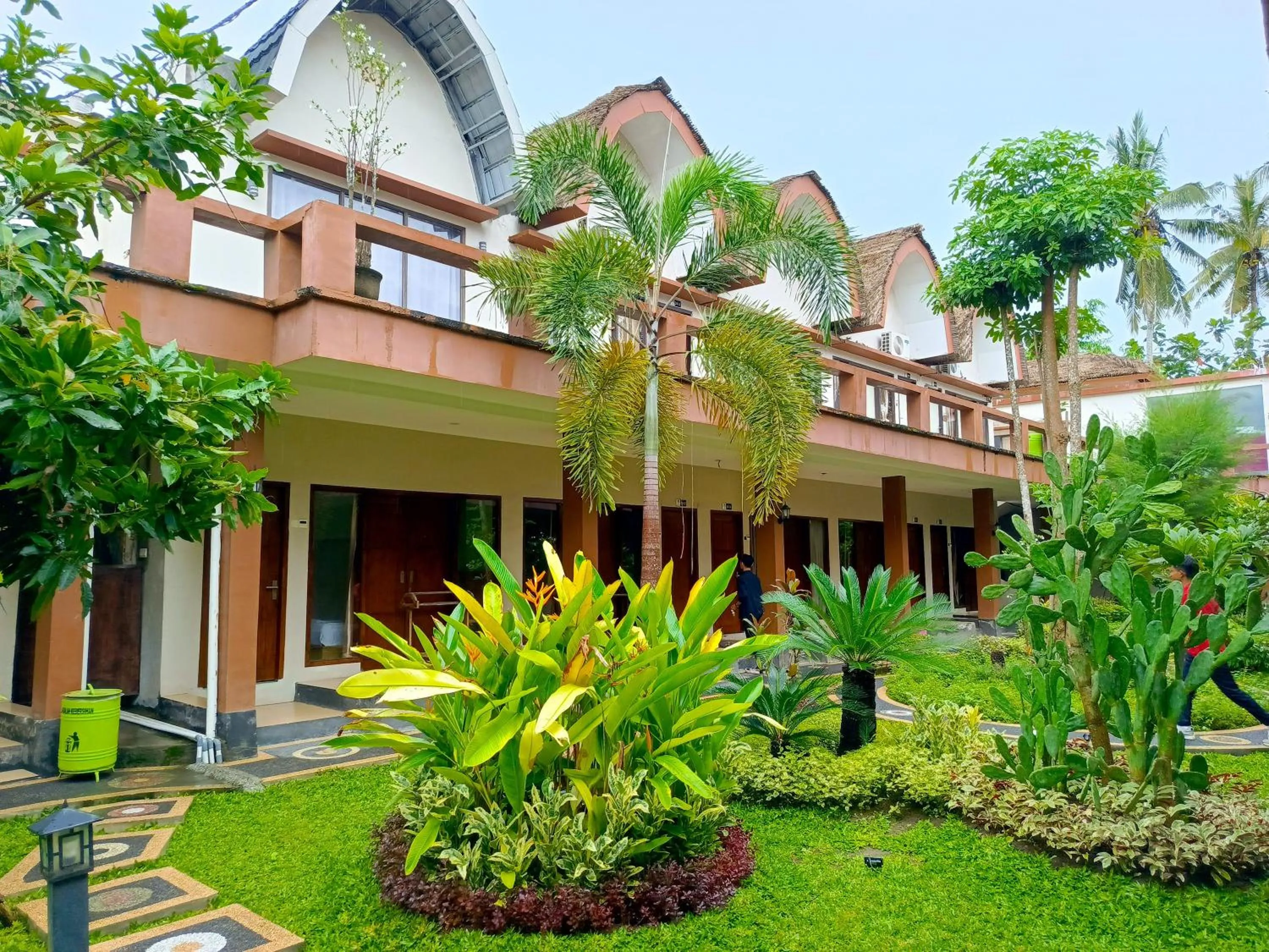 Garden in Melati Resort & Hotel Kuta Lombok