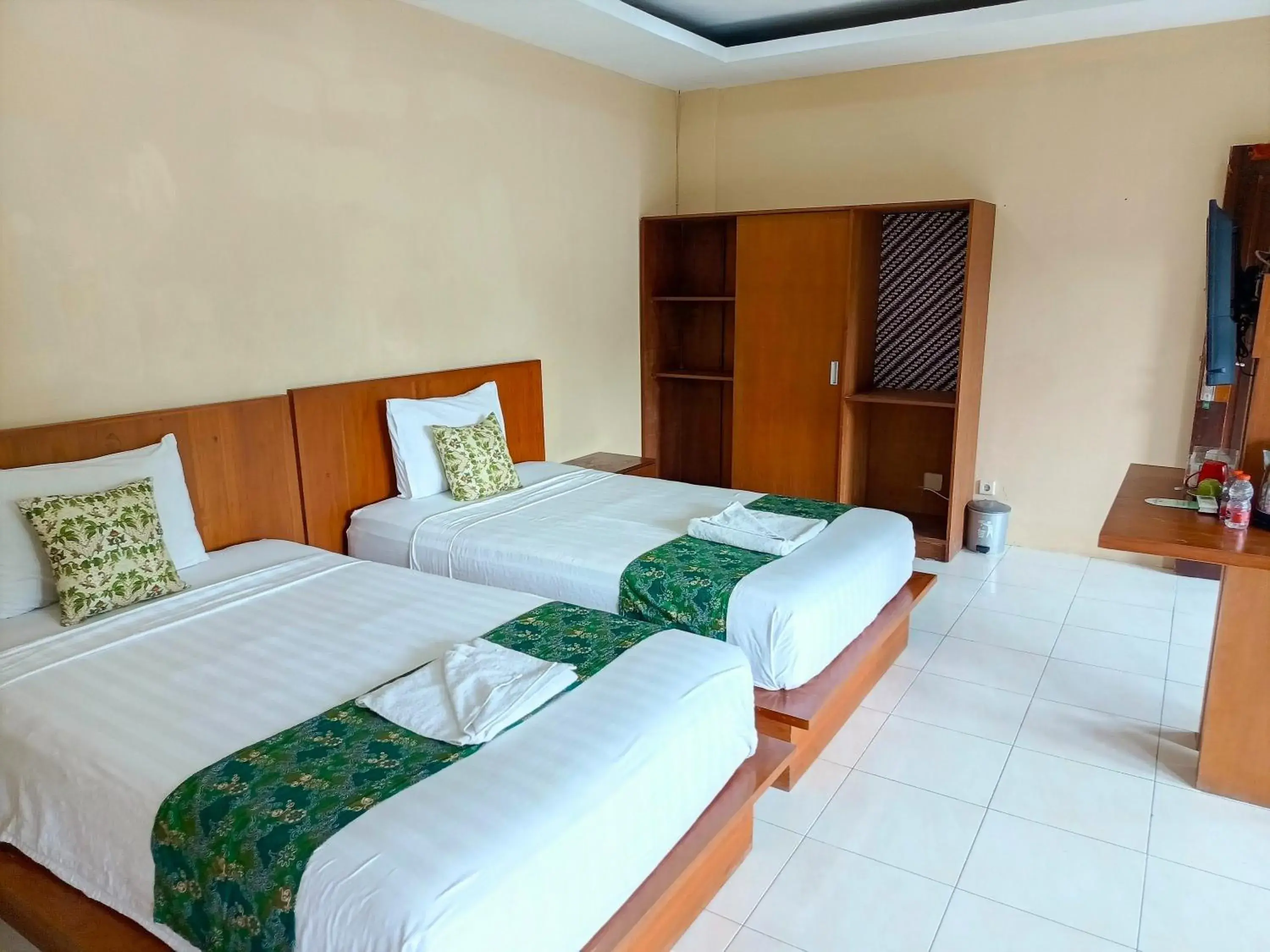 Large Twin Room in Melati Resort & Hotel Kuta Lombok Large Twin Room in Melati Resort & Hotel Kuta Lombok