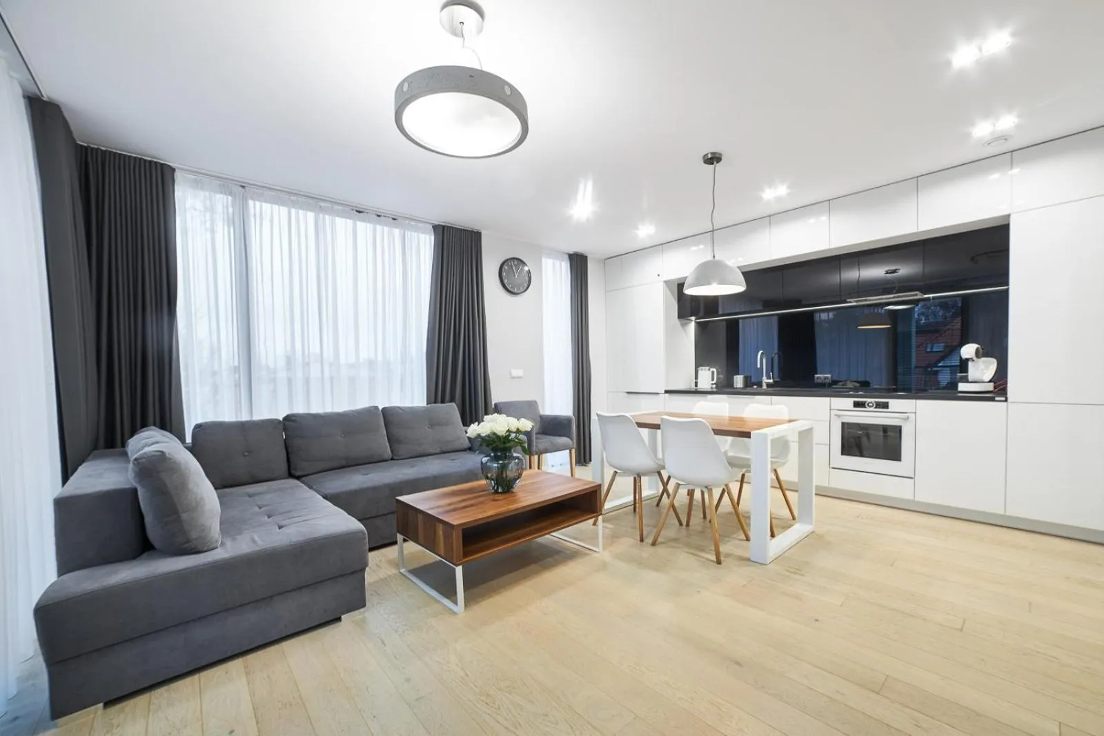 Kitchen or kitchenette in Dune Beach Resort - C