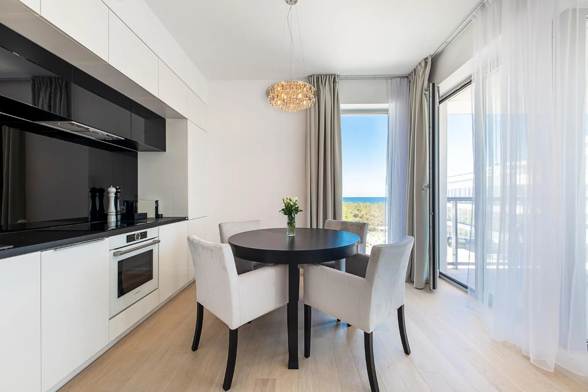 Kitchen or kitchenette in Dune Beach Resort - C