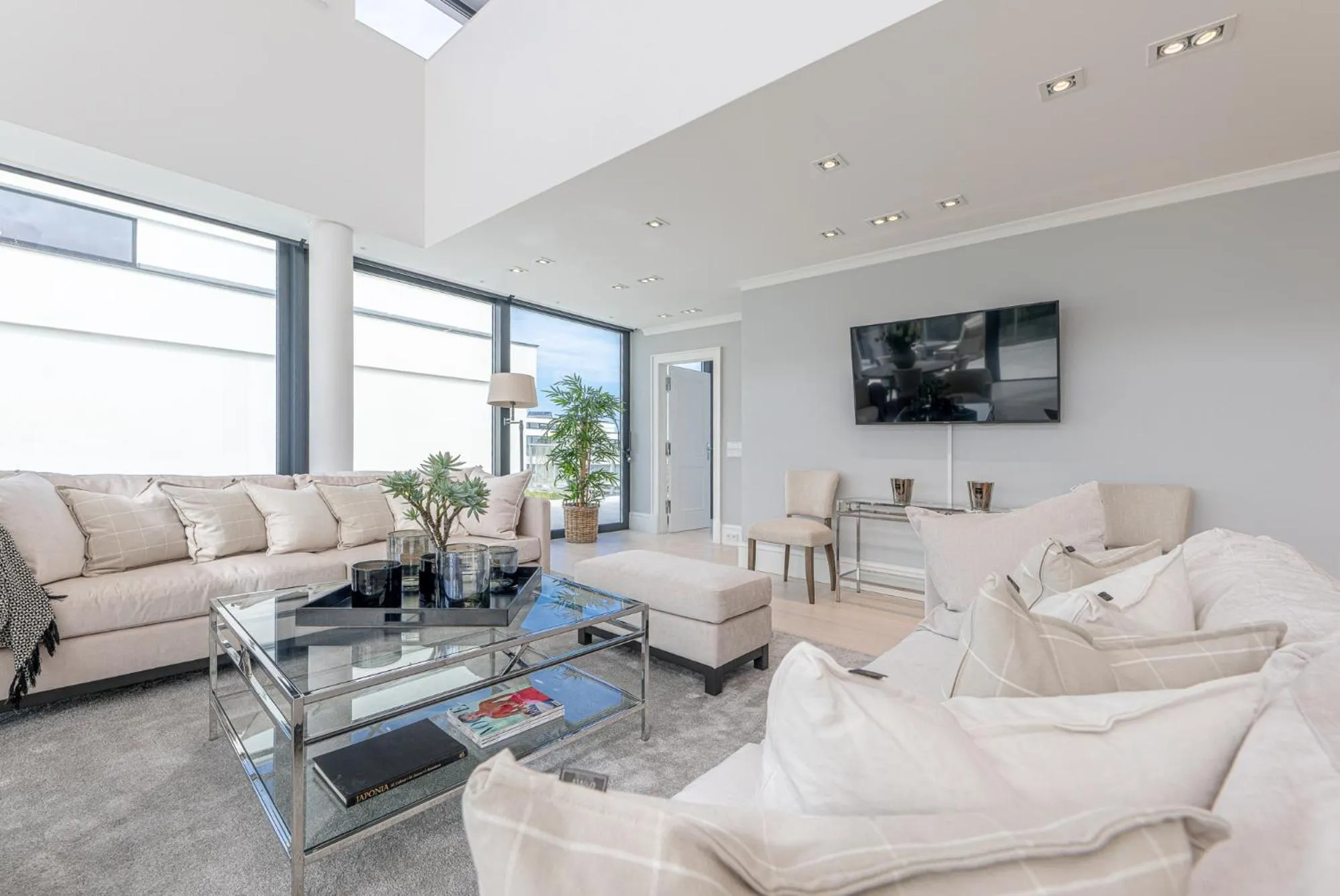 Living room in Dune Beach Resort - C