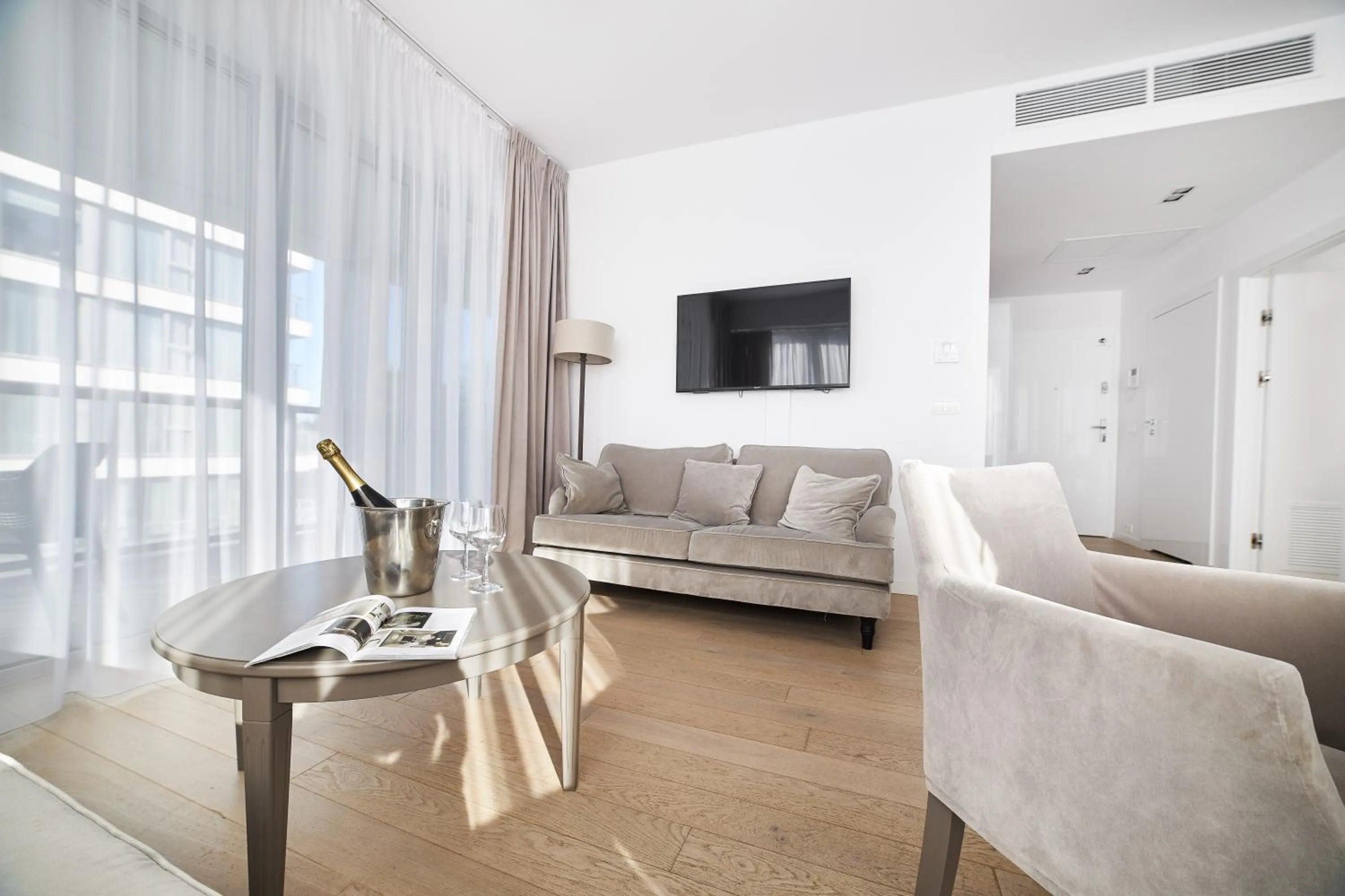 Living room in Dune Beach Resort - C