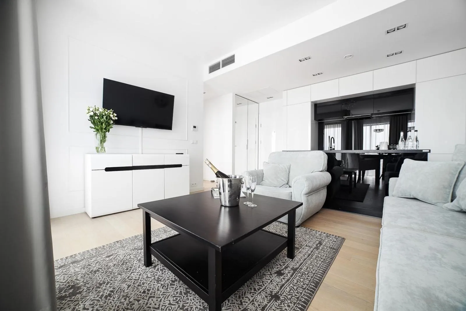 TV and multimedia in Dune Beach Resort - C