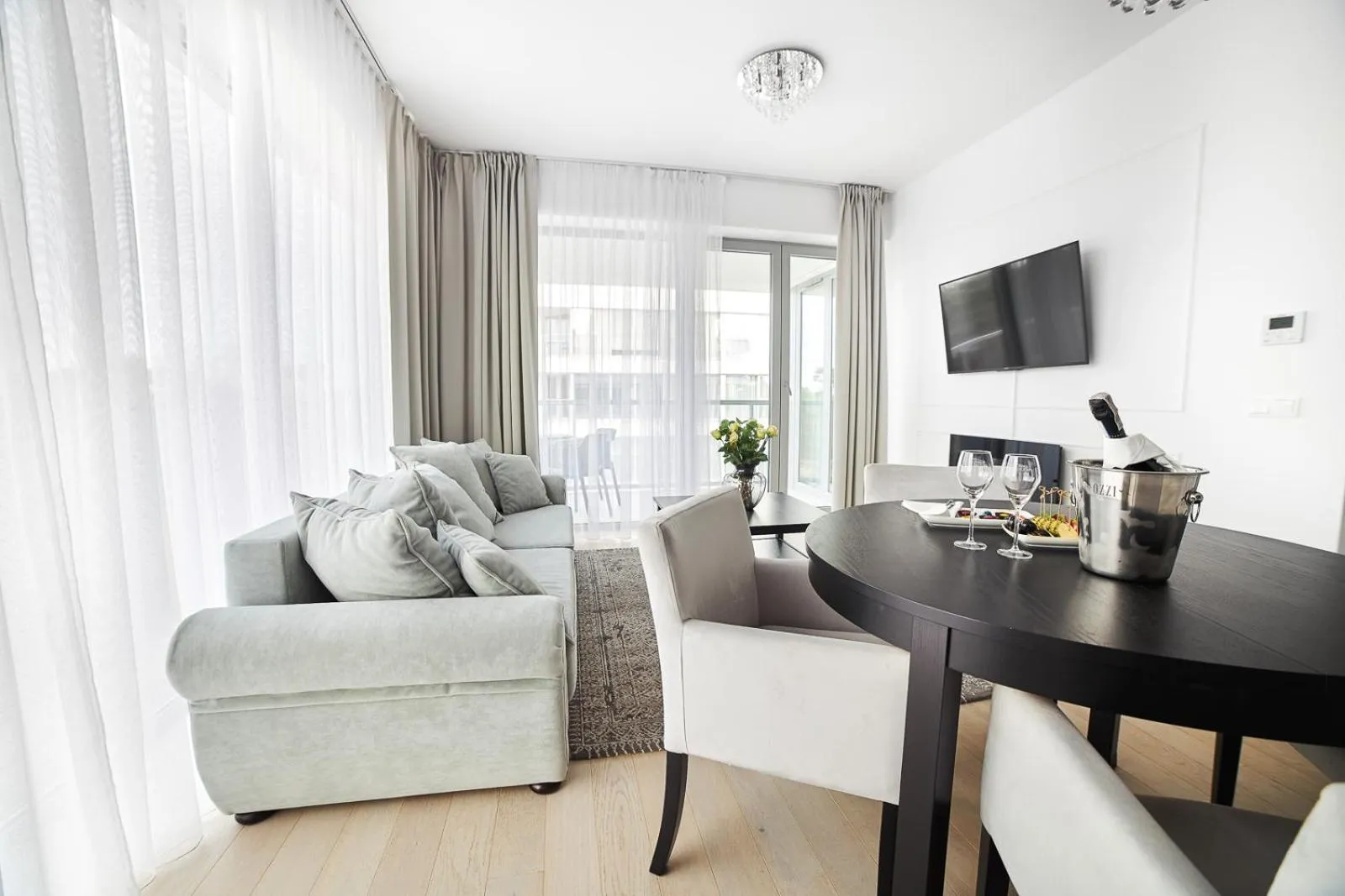 TV and multimedia in Dune Beach Resort - C