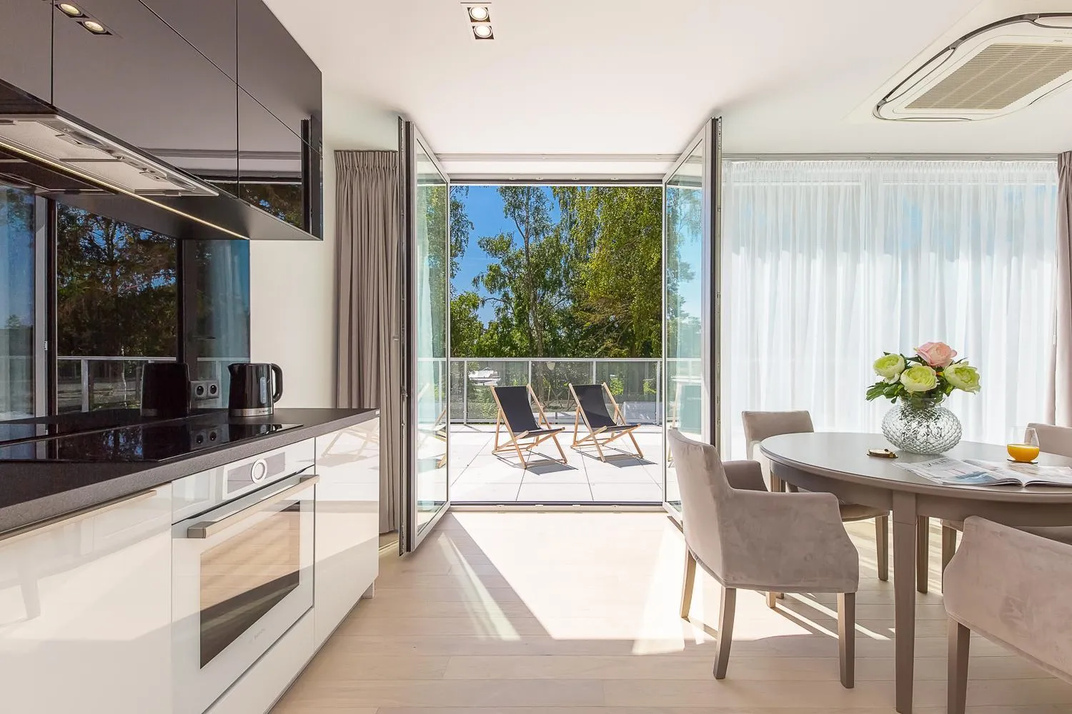 Balcony/Terrace in Dune Beach Resort - C