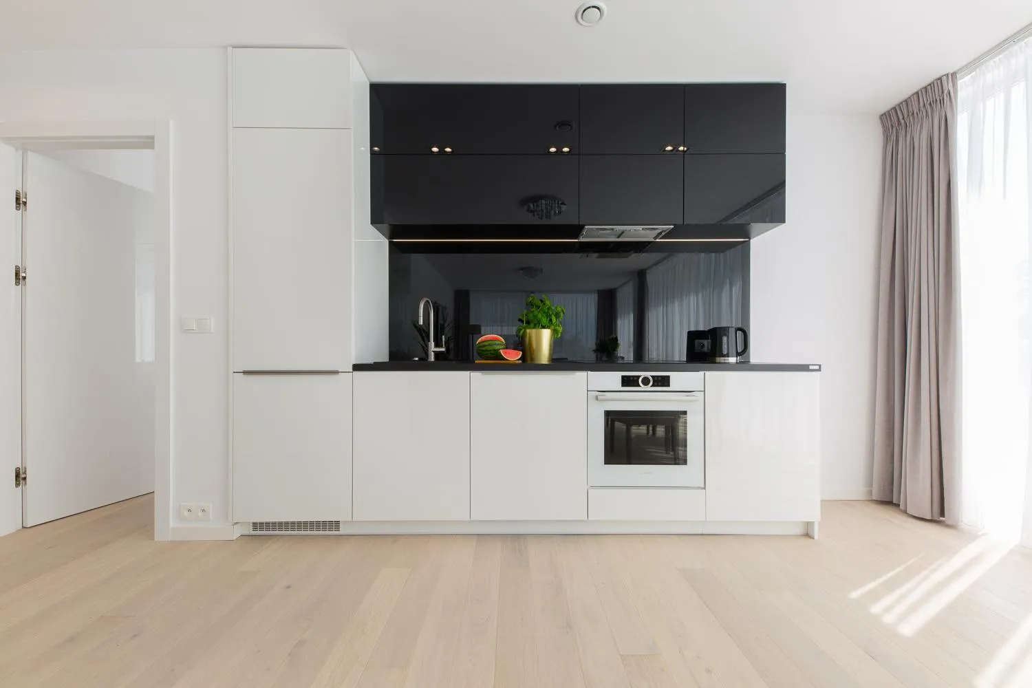 Kitchen or kitchenette in Dune Beach Resort - C